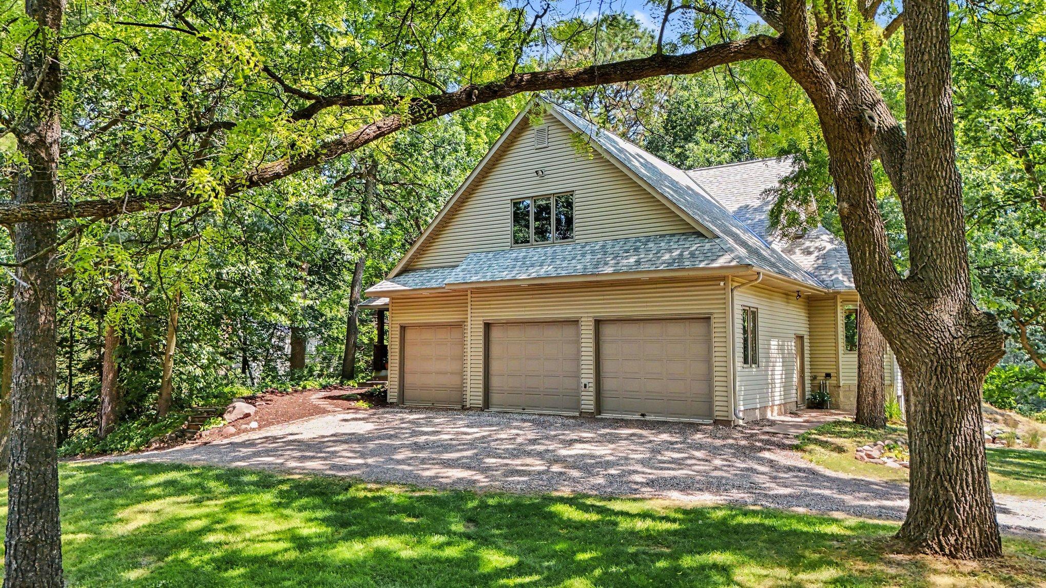 2nd image of 2430 Larpenteur Ave E, Saint Paul, MN 55109 | MLS# 7117457