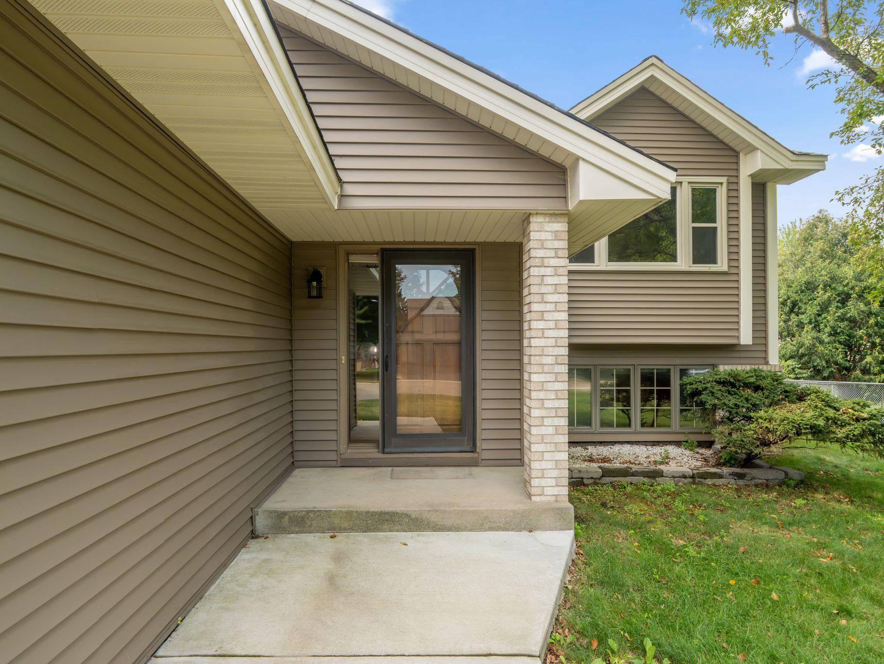 2nd image of 14806 Hallmark Dr, Saint Paul, MN 55124 | MLS# 7117475