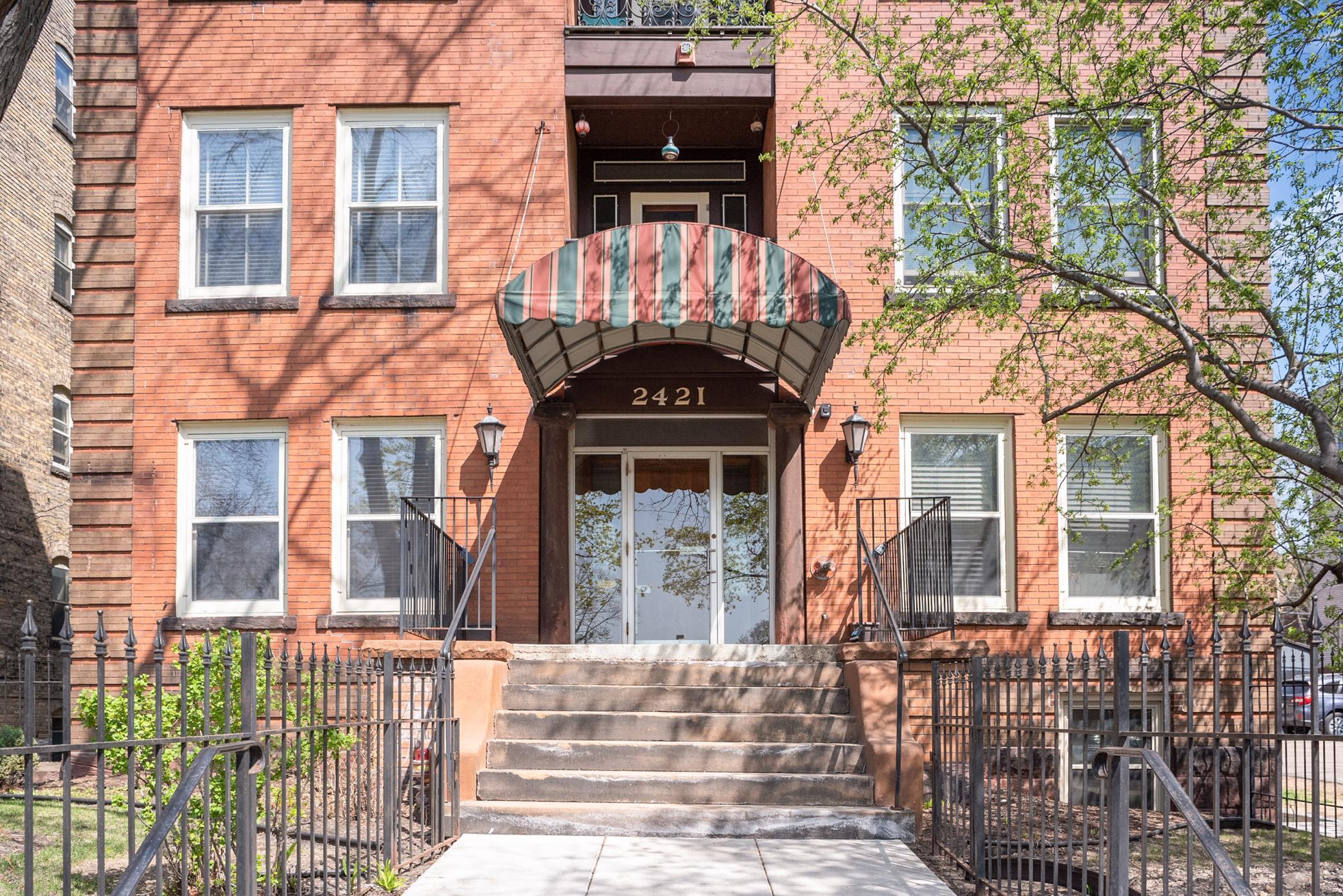 3rd image of 2421 Emerson Ave S #107, Minneapolis, MN 55405 | MLS# 7117546