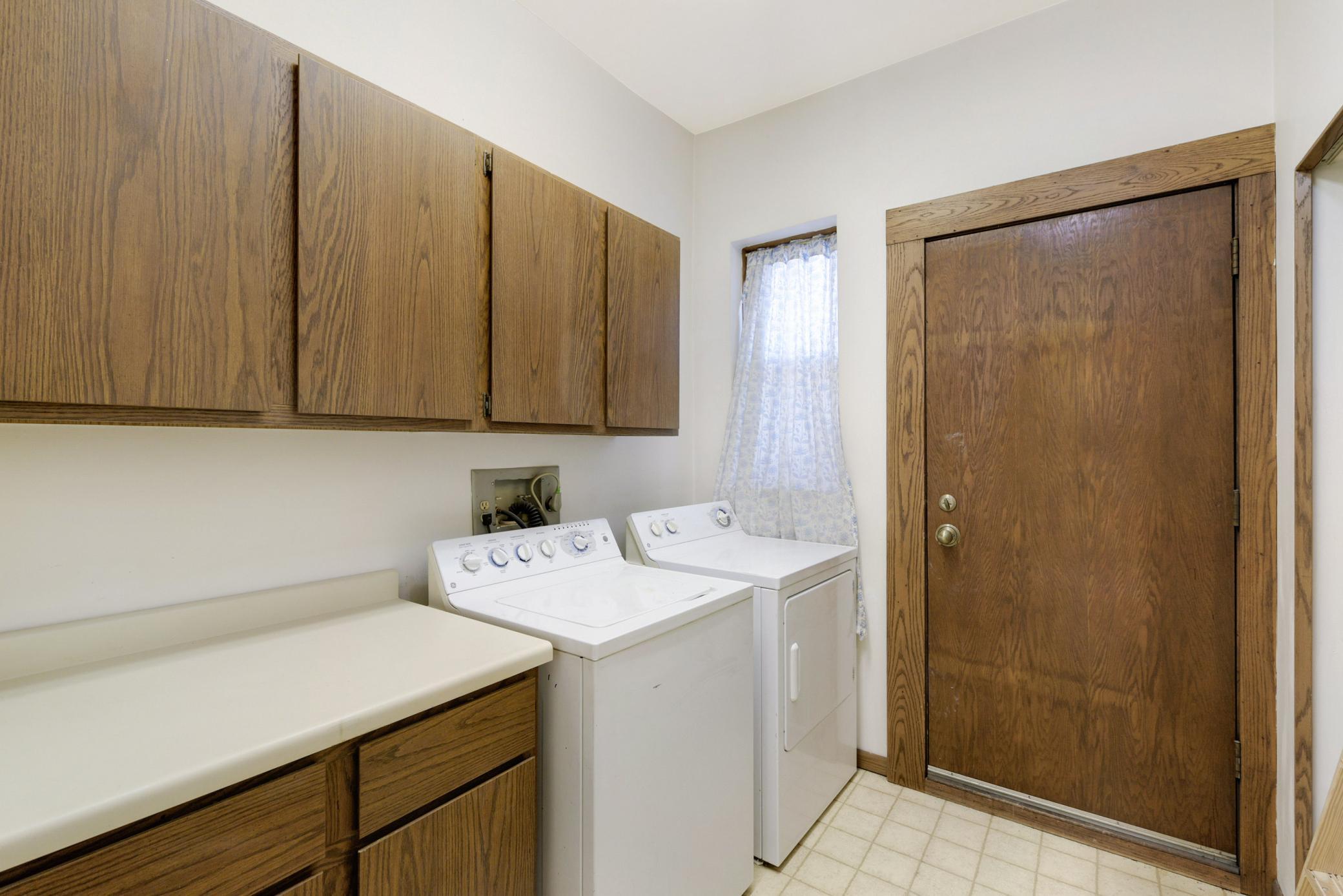 2nd image of 2421 Emerson Ave S, Minneapolis, MN 55405