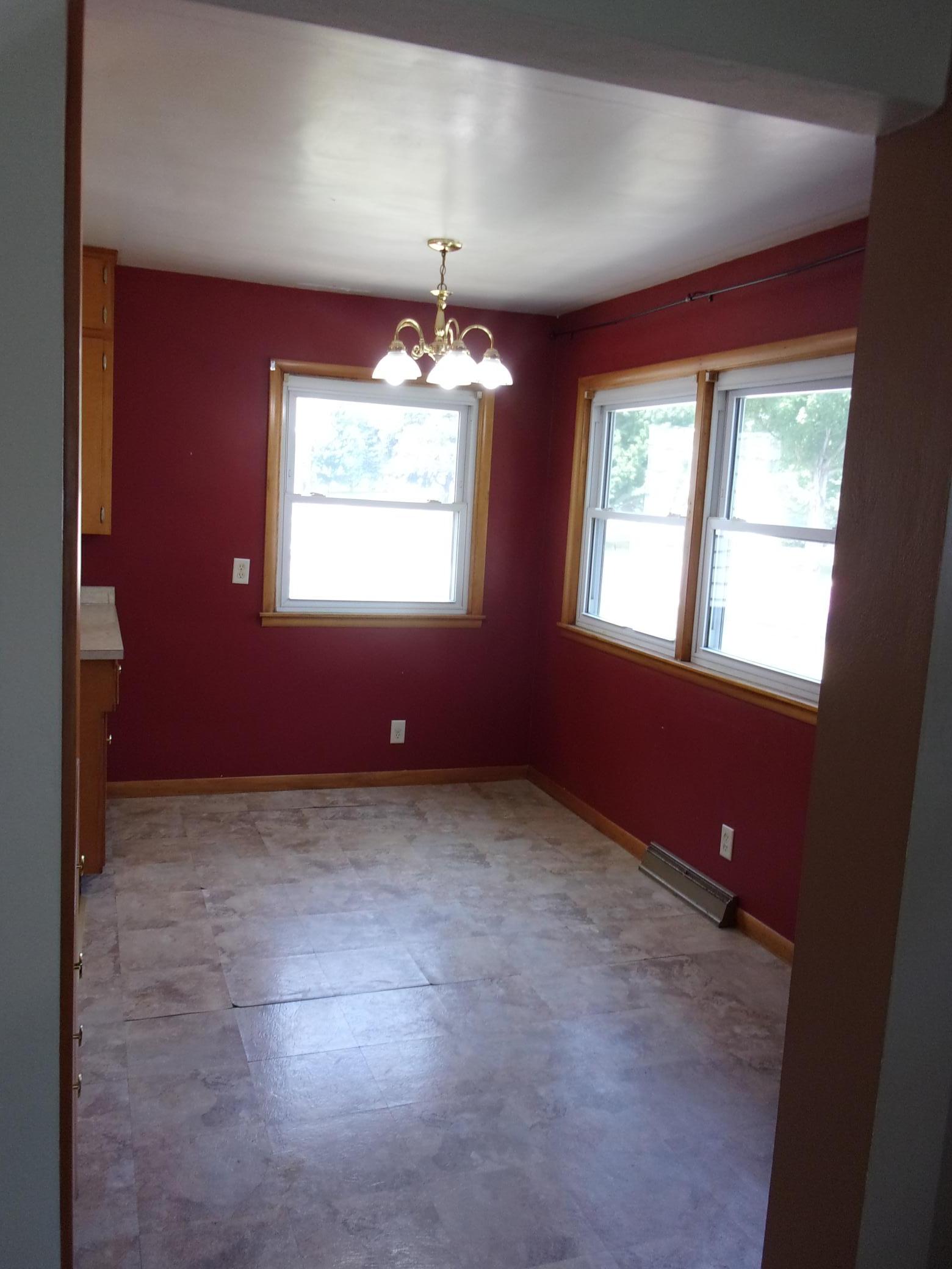 4th image of 218 E 2Nd St, Blue Earth, MN 56013 | MLS# 7117550