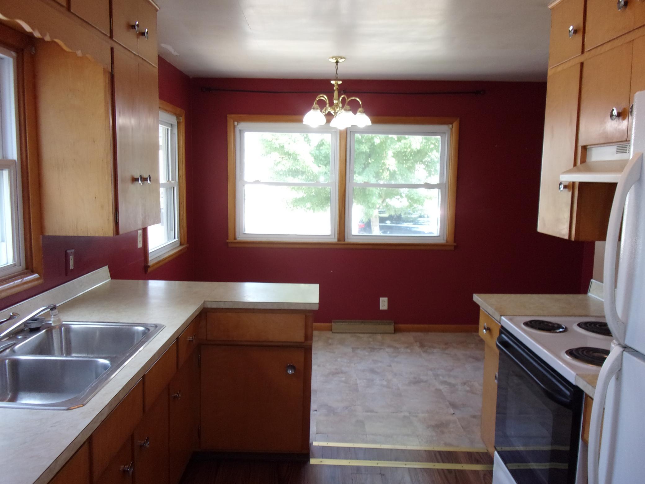 2nd image of 218 E 2nd St, Blue Earth, MN 56013 | MLS# 7117550