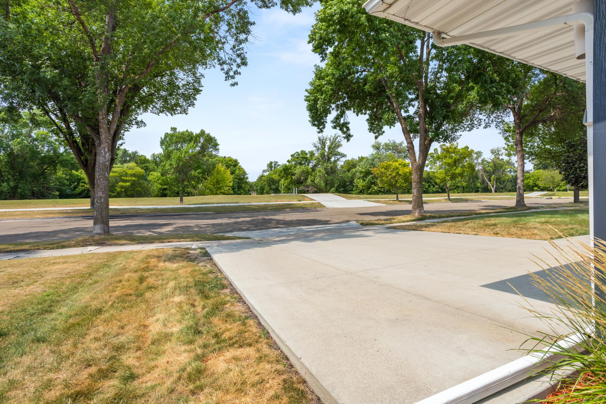 3rd image of 1108 S River Dr, Moorhead, MN 56560 | MLS# 7117552