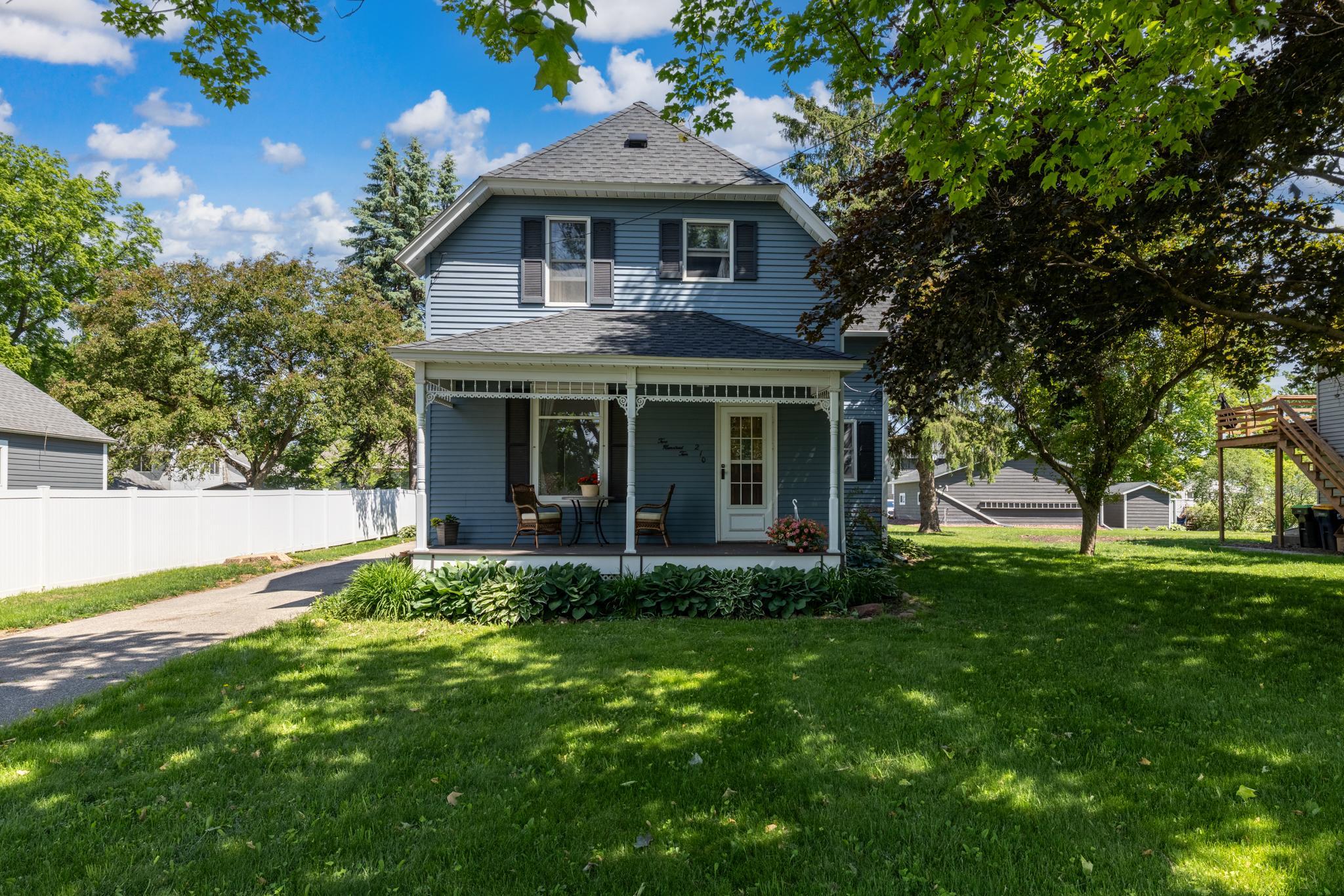 2nd image of 210 W Summit Ave, Ellsworth, WI 54011 | MLS# 7117572