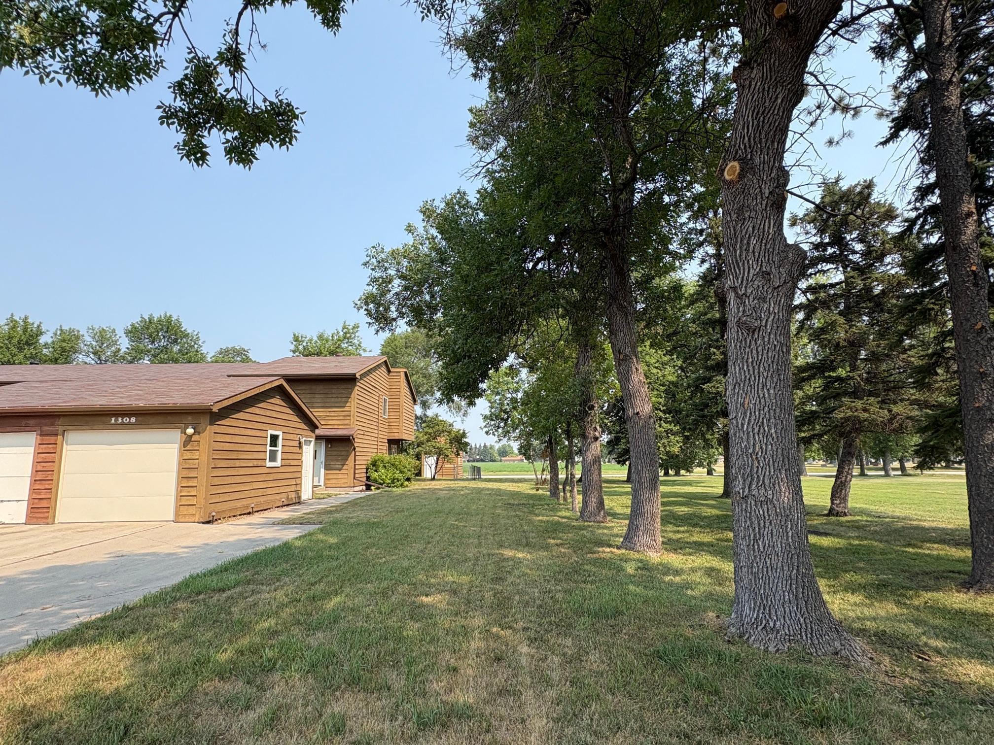 3rd image of 1308 4Th Ave N, Wahpeton, ND 58075 | MLS# 7117585