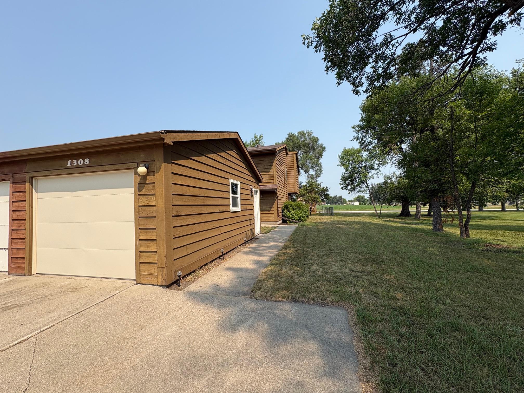 1st image of 1308 4th Ave N, Wahpeton, ND 58075 | MLS# 7117585