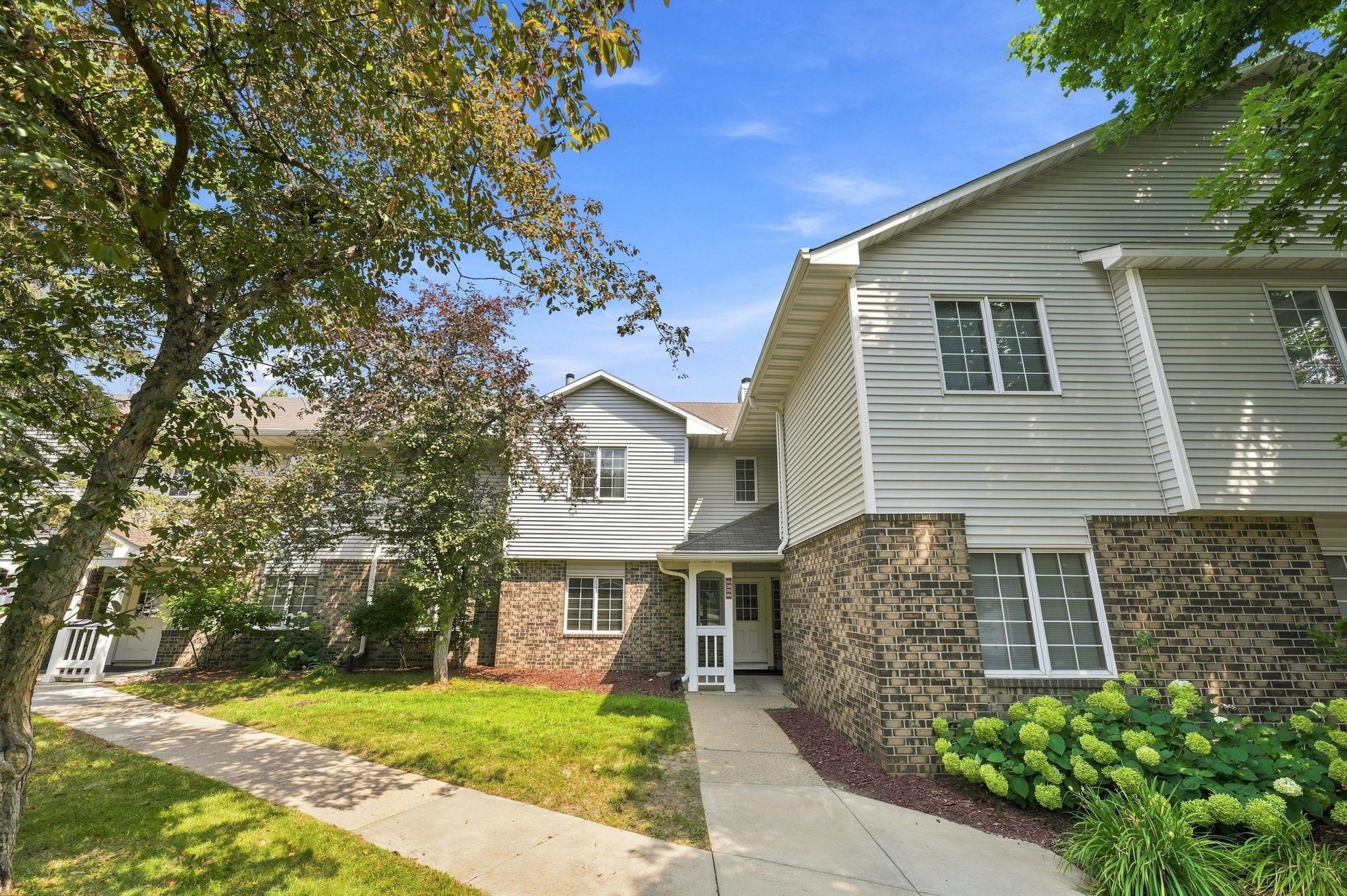 1st image of 1063 Duckwood Dr #102, Saint Paul, MN 55123 | MLS# 7117591