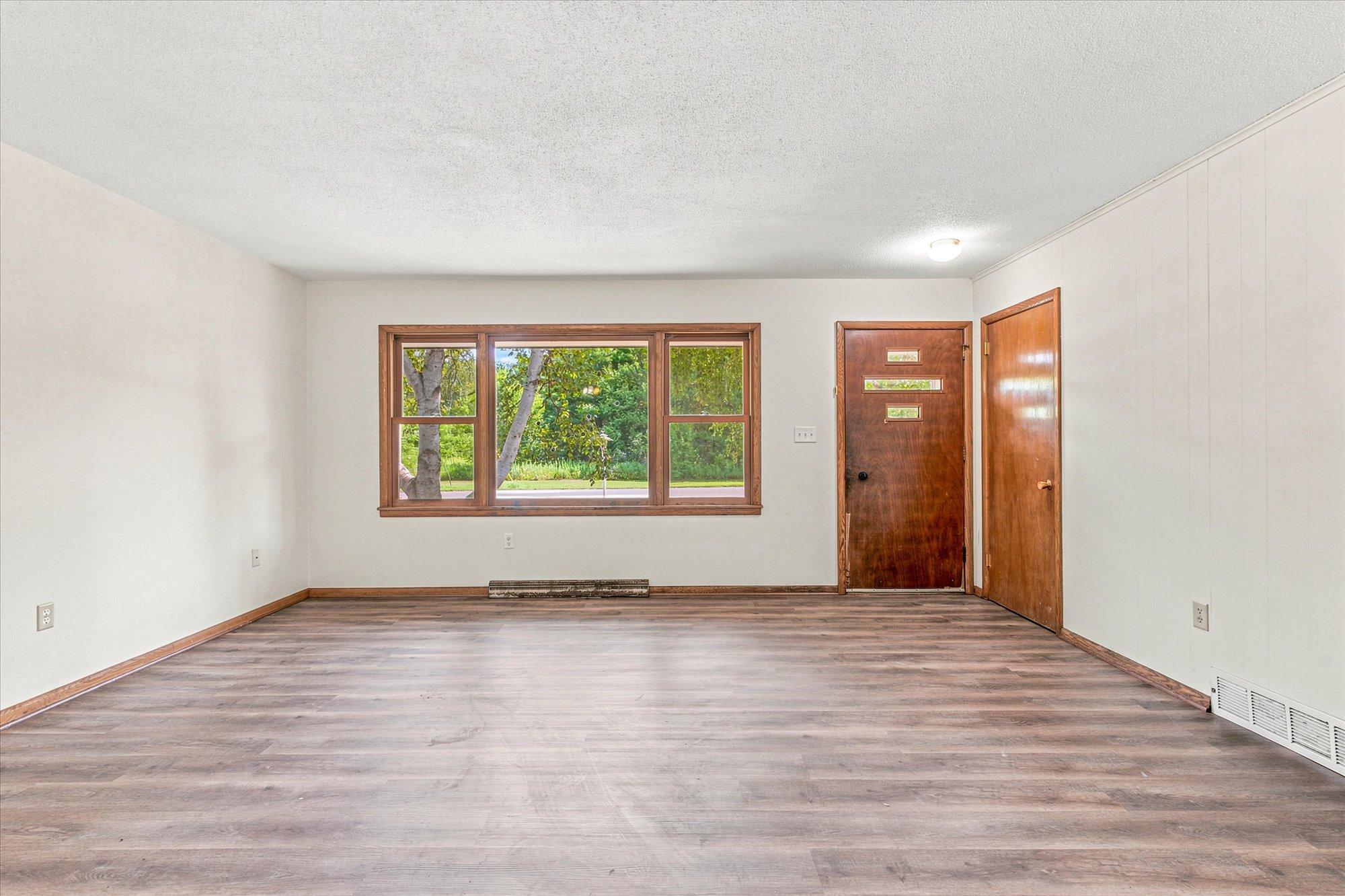 5th image of 702 Power Ave S, Hinckley, MN 55037 | MLS# 7117646