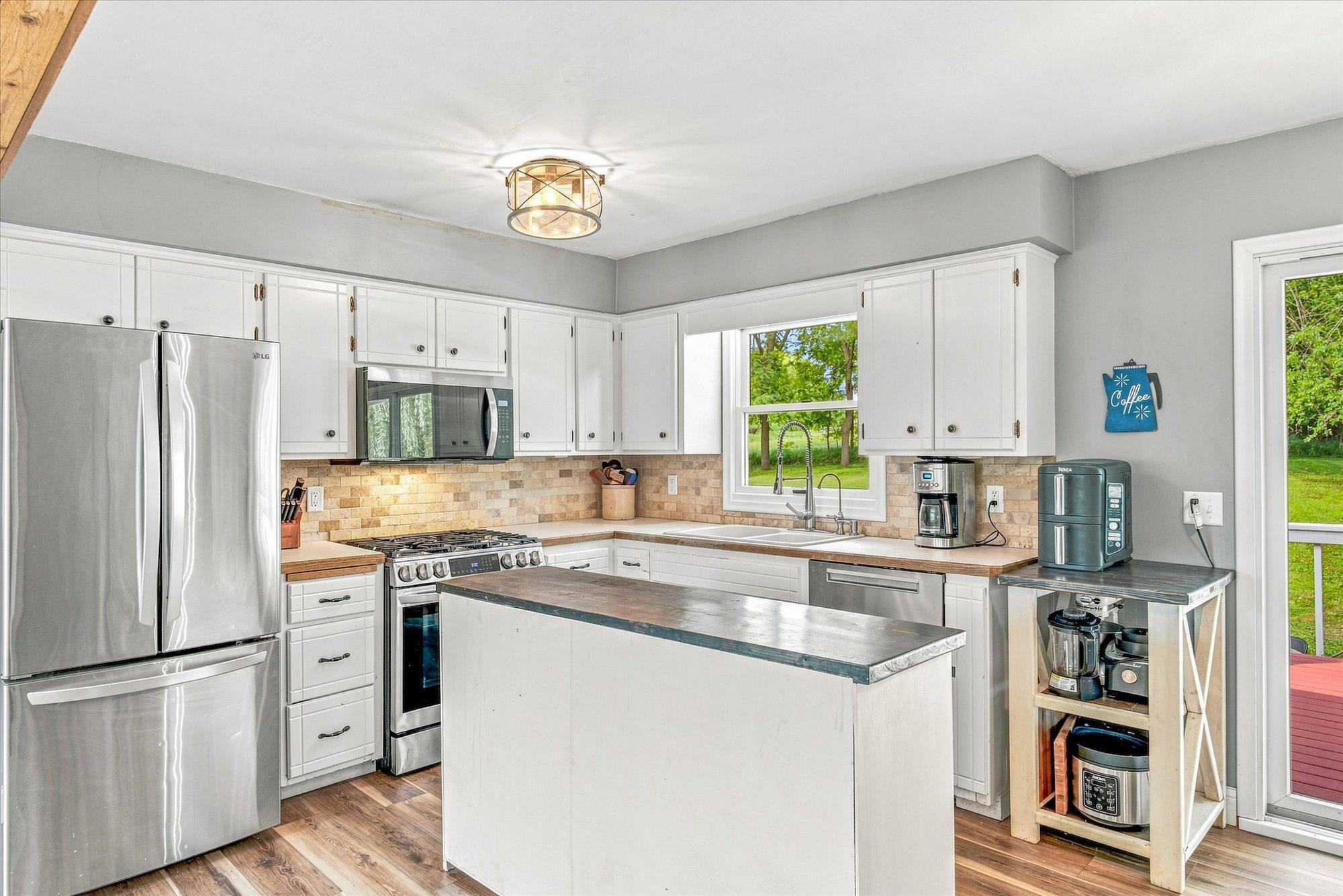 5th image of 18480 Country Squires Cir, Prior Lake, MN 55372 | MLS# 7117653