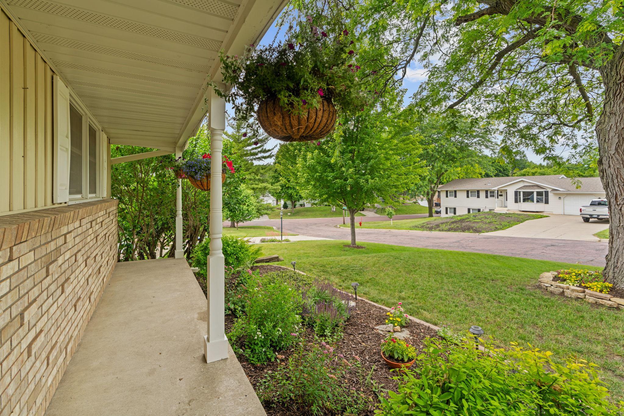 3rd image of 137 Atwood Dr, Mankato, MN 56001 | MLS# 7117665