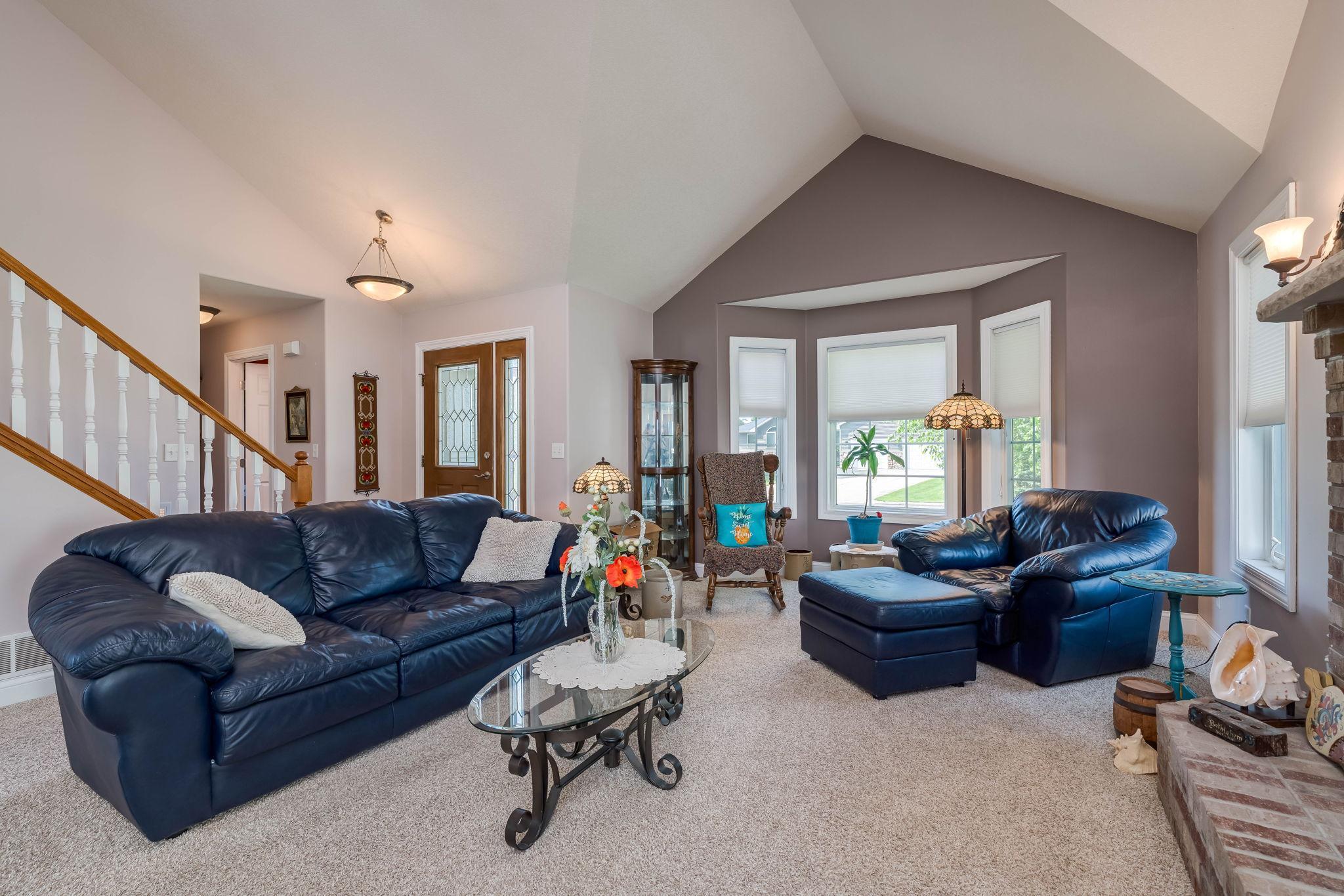 4th image of 1007 Crystal Lake Dr, Lake Crystal, MN 56055 | MLS# 7117746