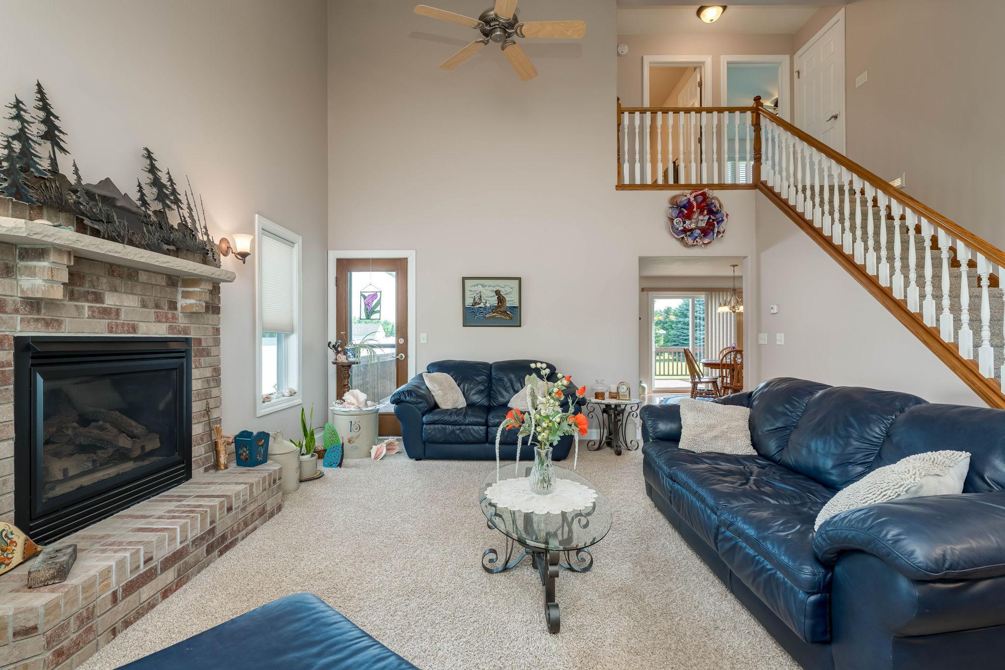 5th image of 1007 Crystal Lake Dr, Lake Crystal, MN 56055 | MLS# 7117746
