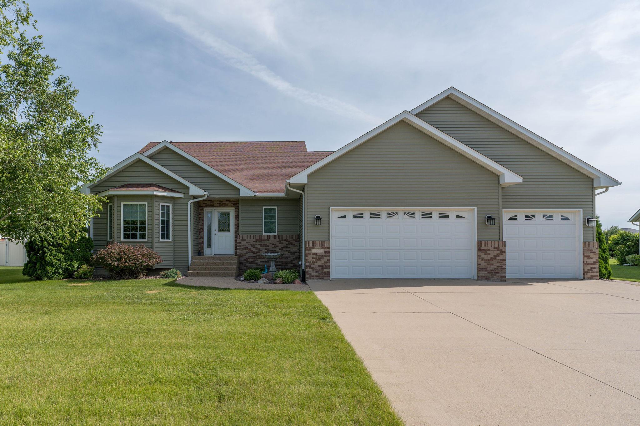 1st image of 1007 Crystal Lake Dr, Lake Crystal, MN 56055 | MLS# 7117746