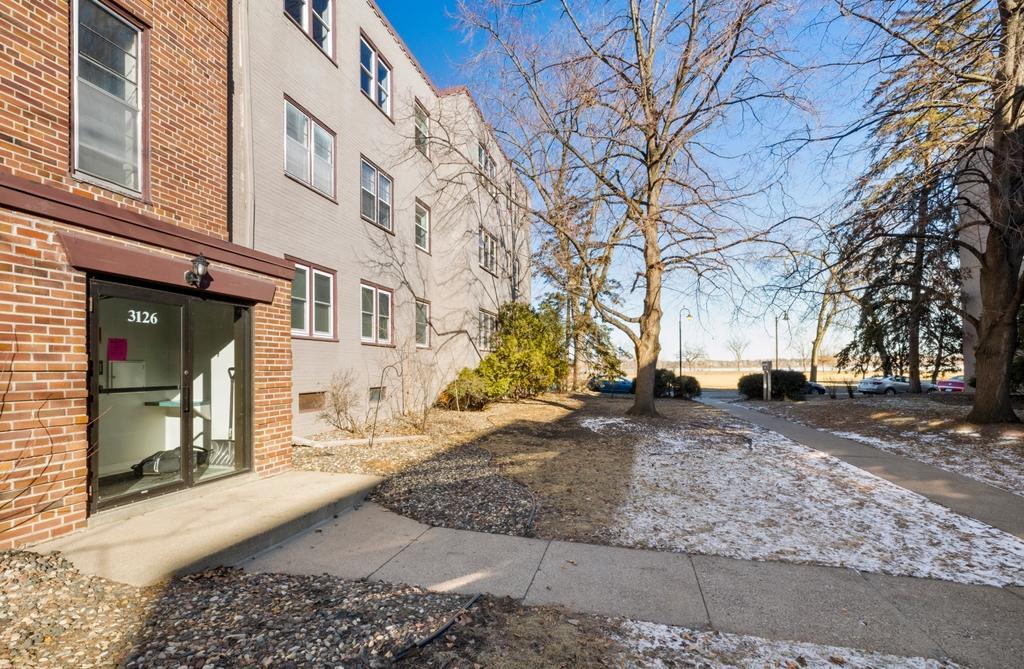 4th image of 3126 W Bde Maka Ska Blvd #411, Minneapolis, MN 55416 | MLS# 7117752