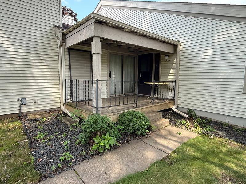1st image of 155 Bordeaux Ct, Saint Paul, MN 55125 | MLS# 7117779