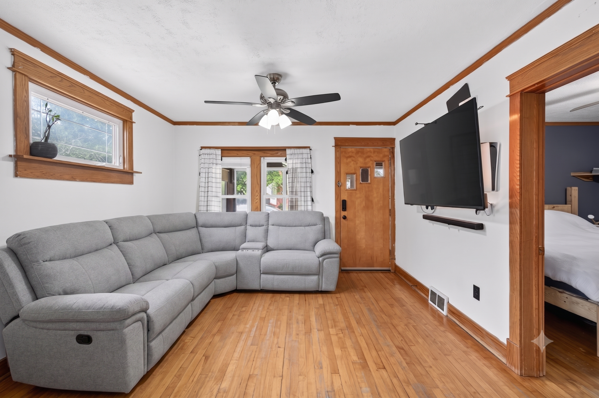 2nd image of 529 3rd Ave S, South Saint Paul, MN 55075 | MLS# 7117819