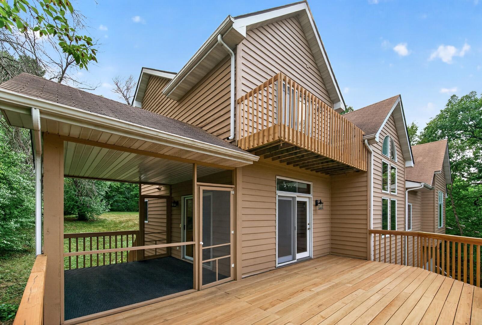 3rd image of 9848 Oak Shore Dr, Lakeville, MN 55044 | MLS# 7117835