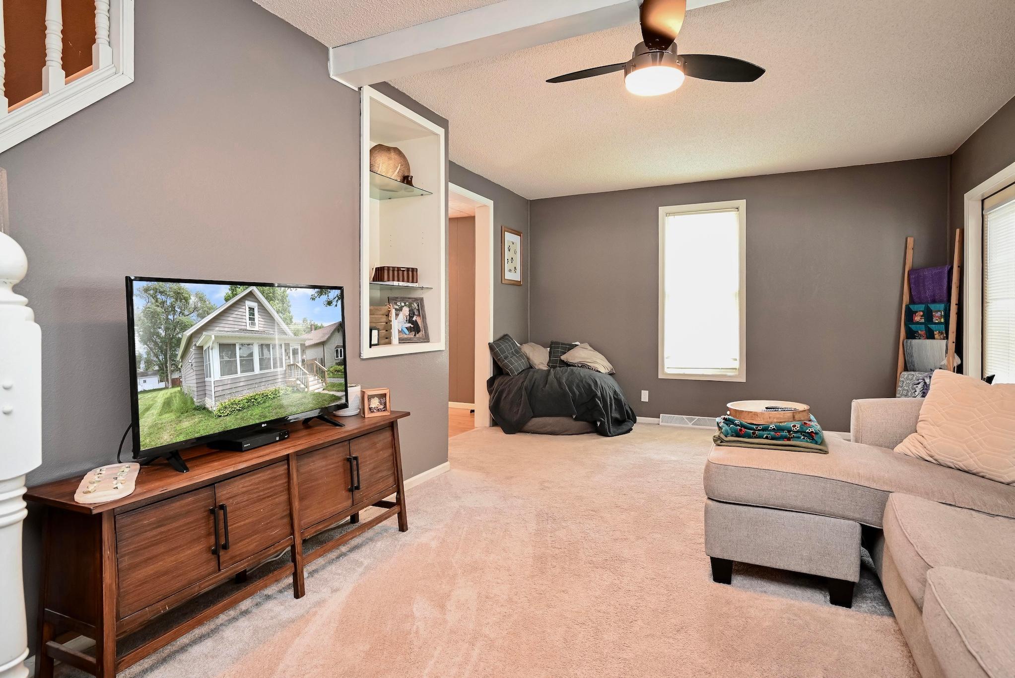 5th image of 928 W Howard St, Winona, MN 55987 | MLS# 7117883