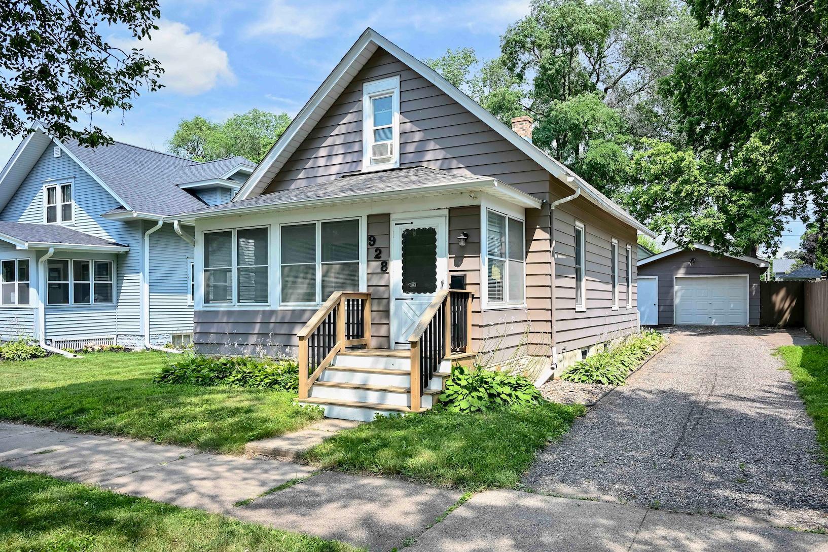 1st image of 928 W Howard St, Winona, MN 55987 | MLS# 7117883