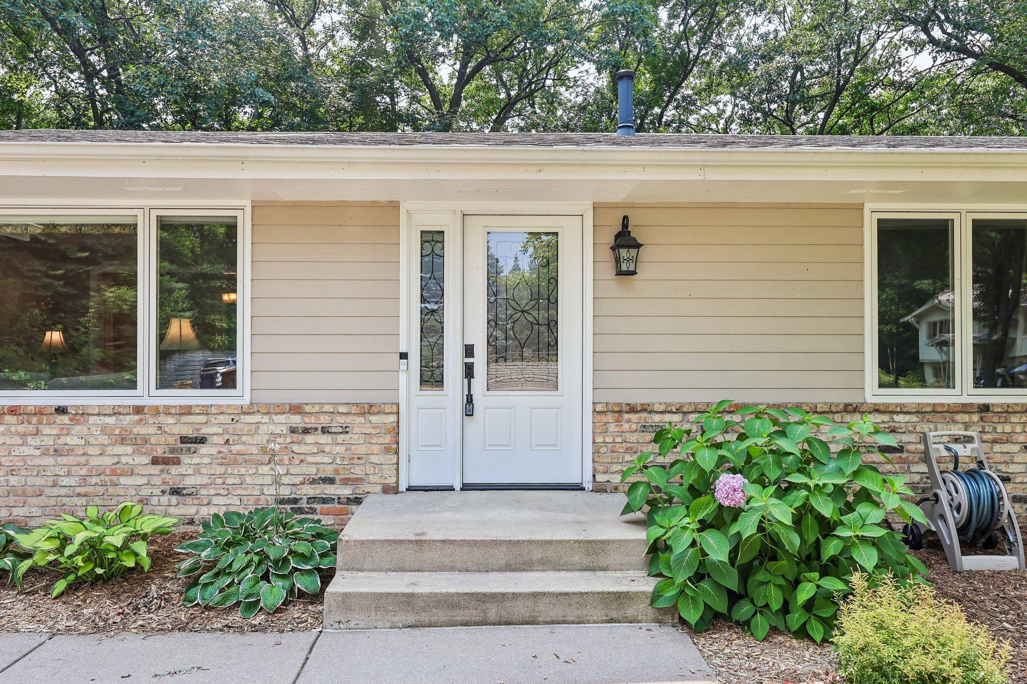 3rd image of 6360 Forest Cir, Excelsior, MN 55331 | MLS# 7117886