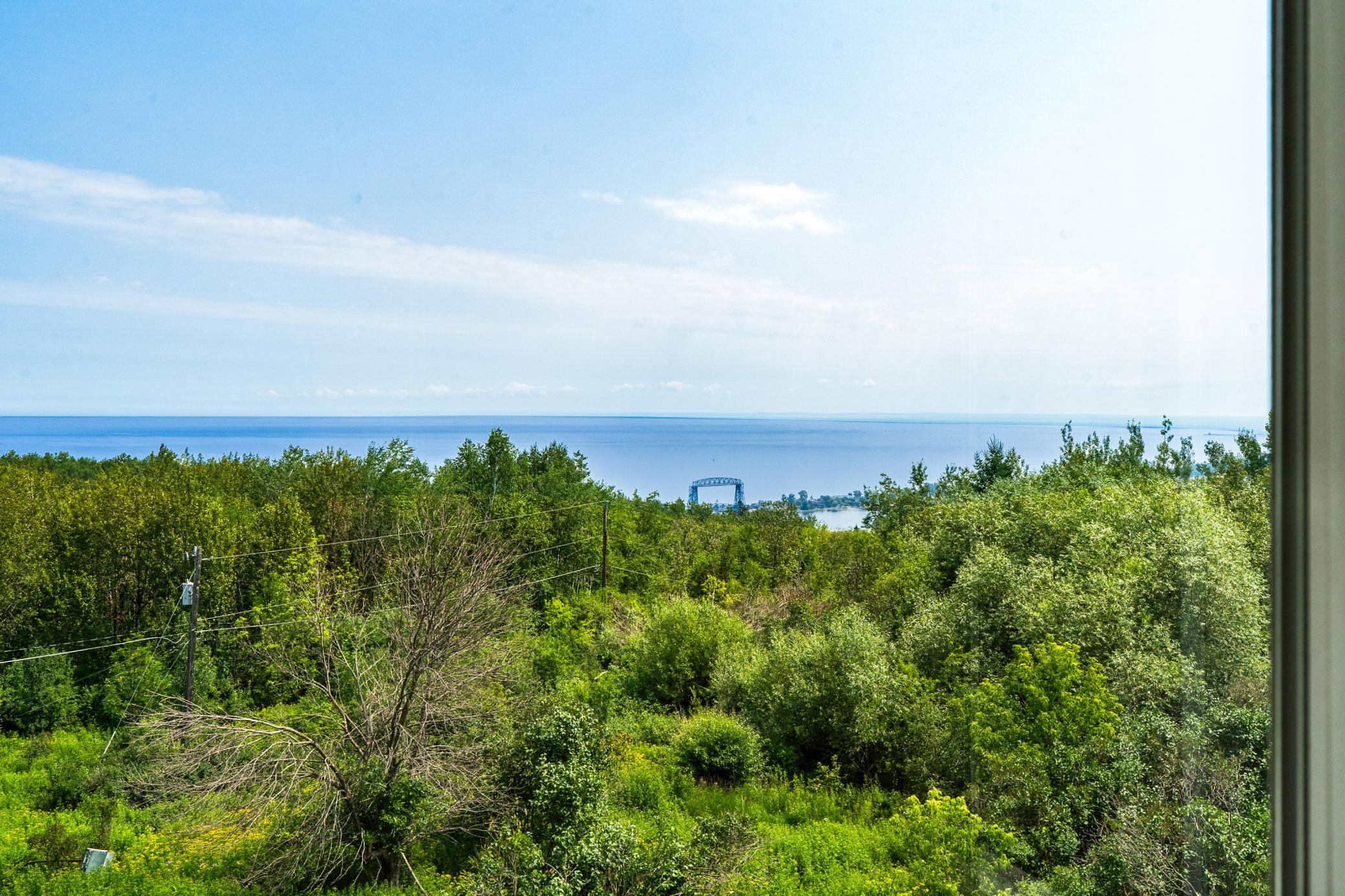 37th image of 805 W 10th St, Duluth, MN 55806 | MLS# 7117896