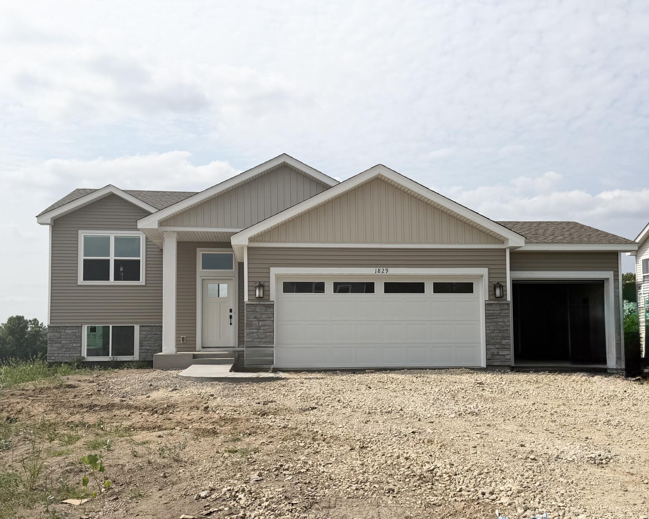 1st image of 1829 Lincoln Ave, Saint Paul Park, MN 55016 | MLS# 7117899