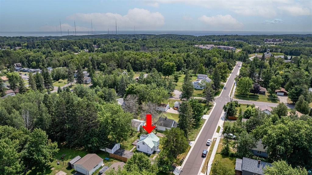2nd image of 1302 Eklund Ave, Duluth, MN 55811 | MLS# 7117913