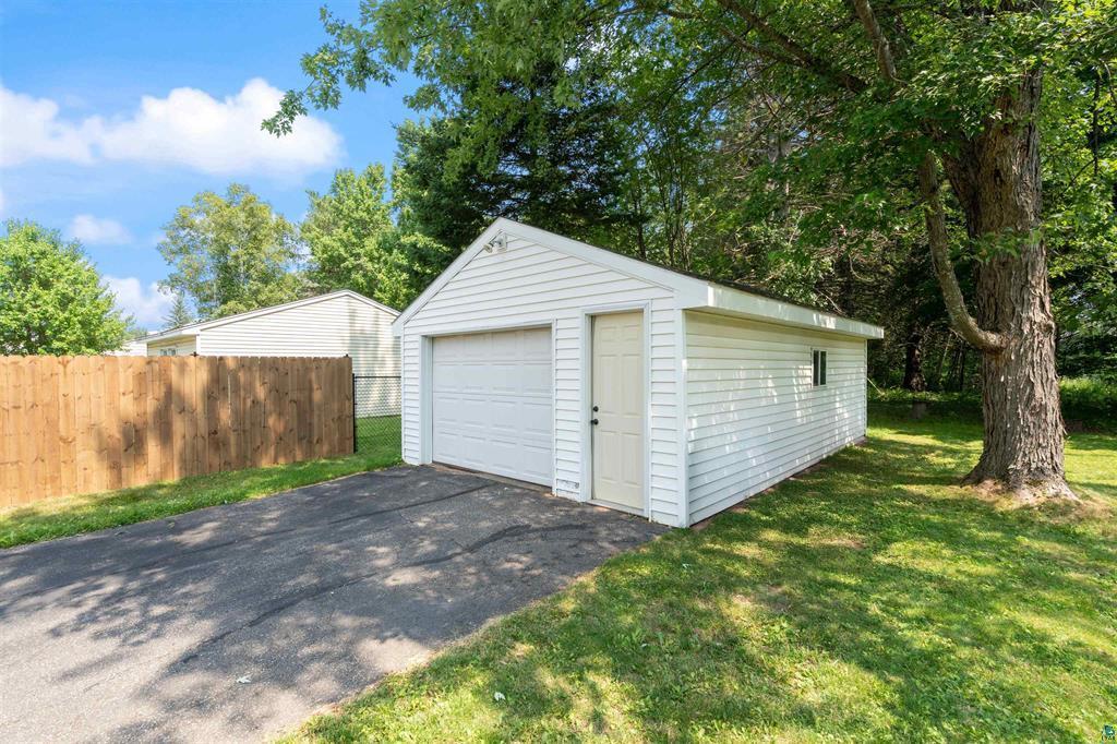 3rd image of 1302 Eklund Ave, Duluth, MN 55811 | MLS# 7117913