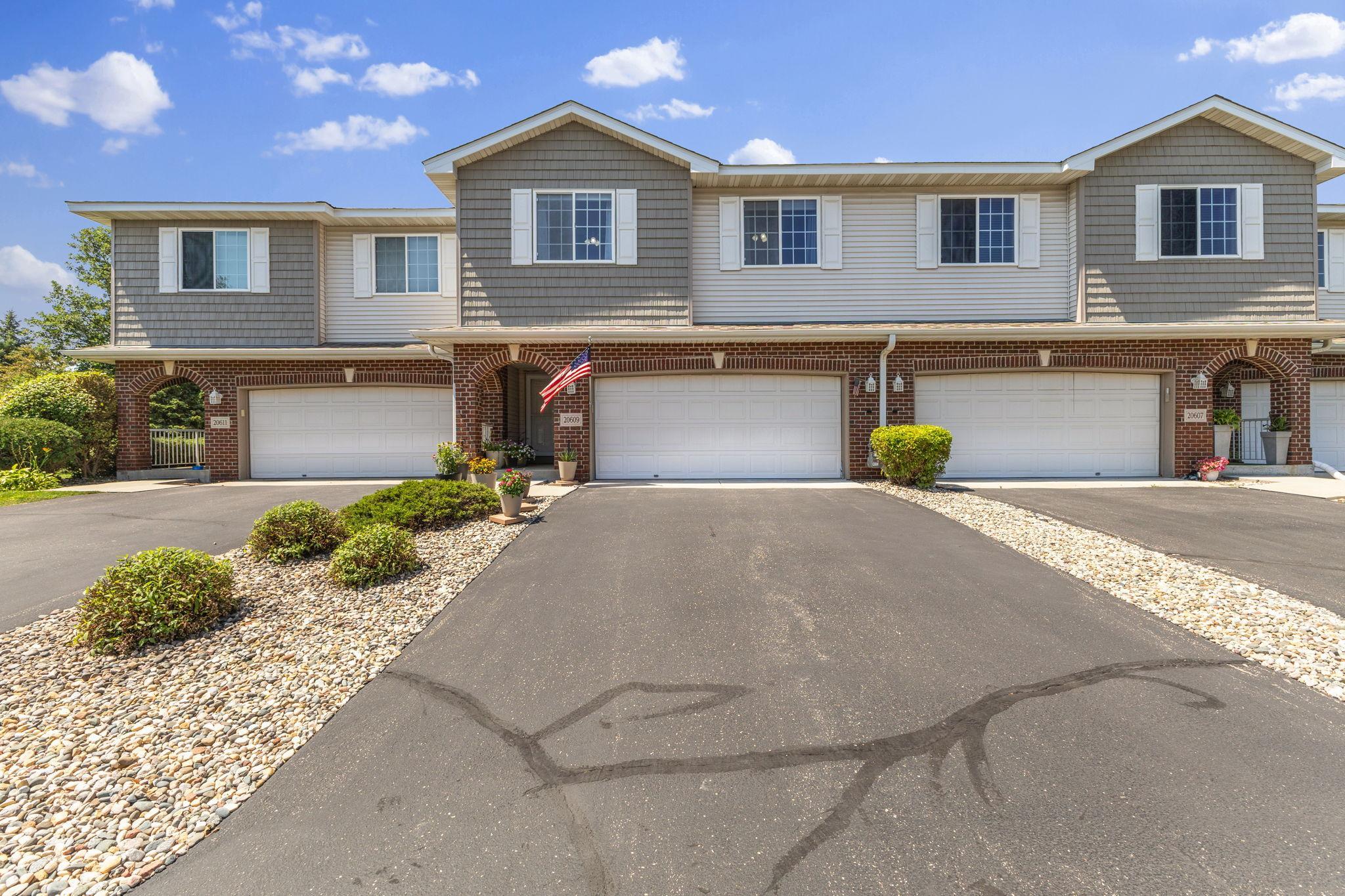 2nd image of 20609 Harrow Ct, Lakeville, MN 55044 | MLS# 7117936
