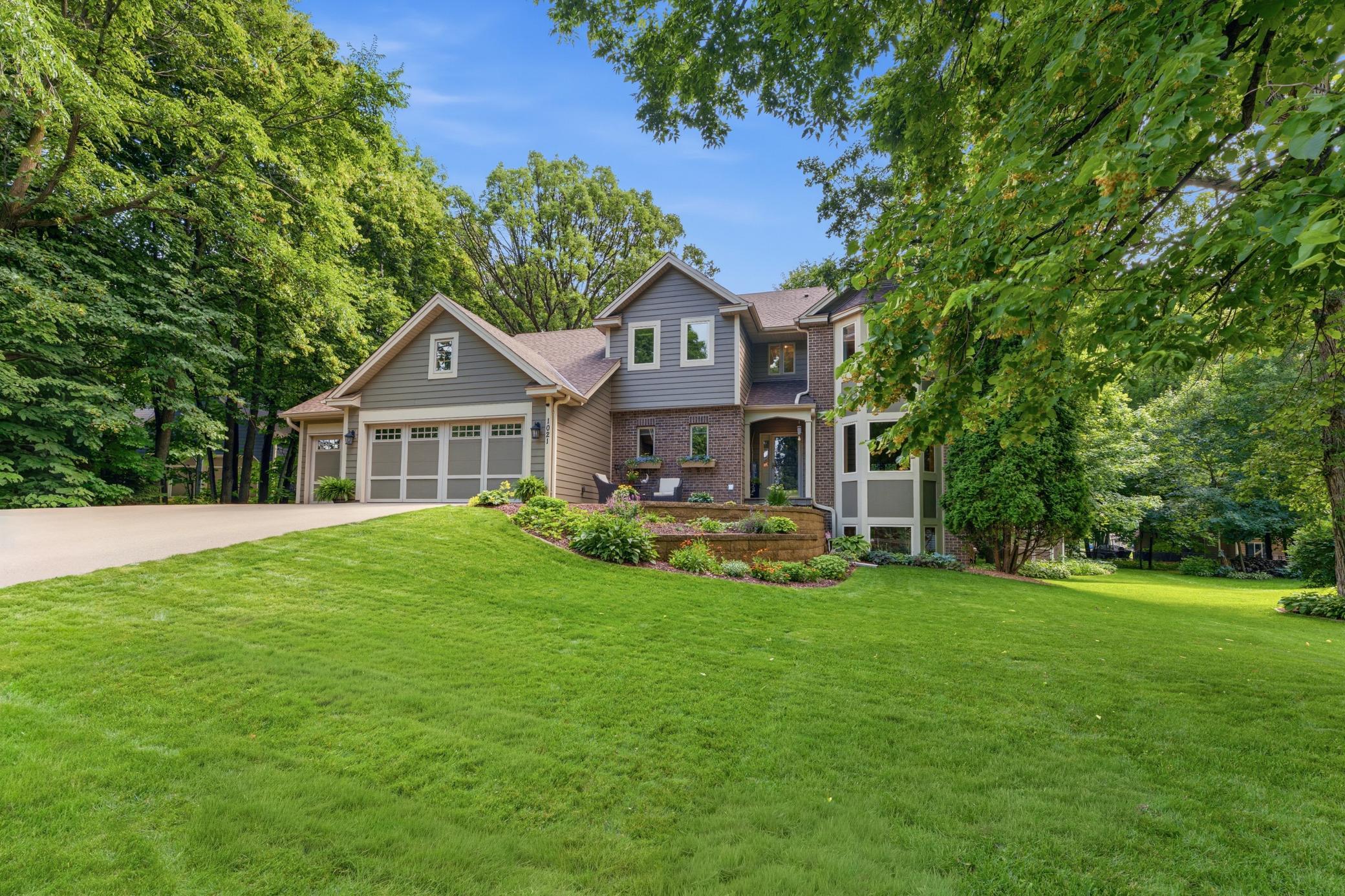 2nd image of 1021 Wildwood Wy, Chaska, MN 55318 | MLS# 7117938
