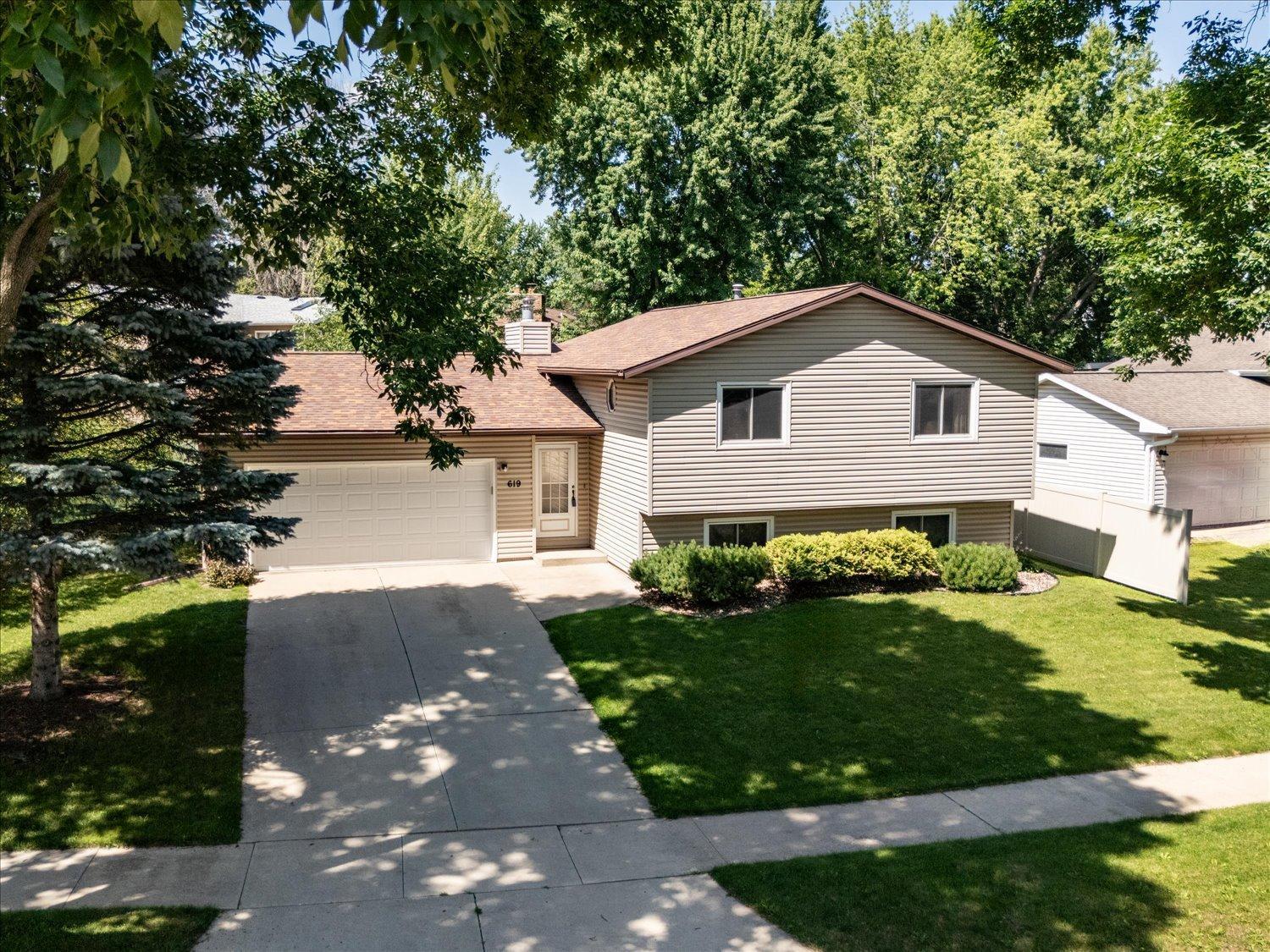 2nd image of 619 Chalet Dr Nw, Rochester, MN 55901 | MLS# 7117945