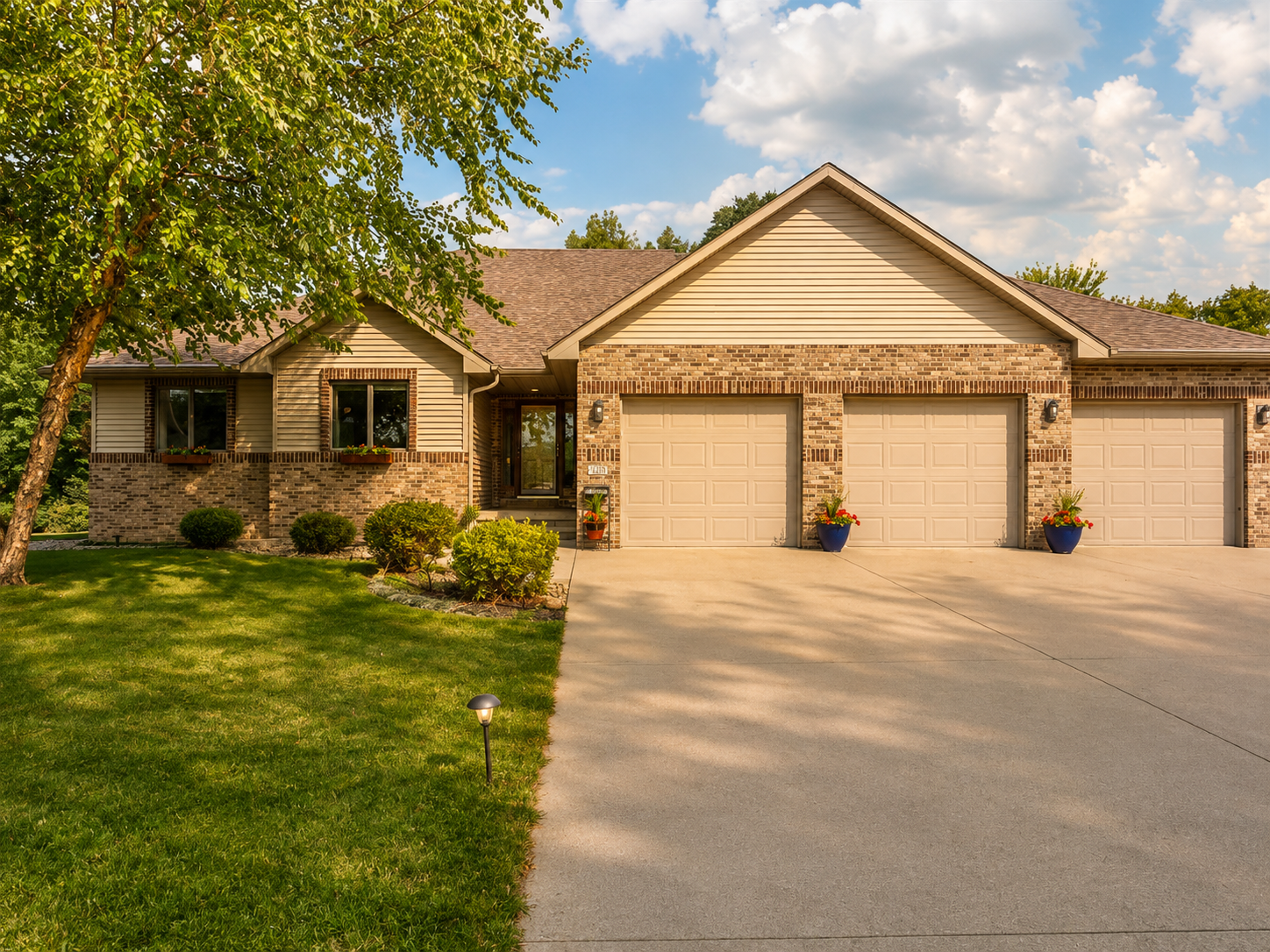 2nd image of 120 Sunburst Cir, Mankato, MN 56001 | MLS# 7117958