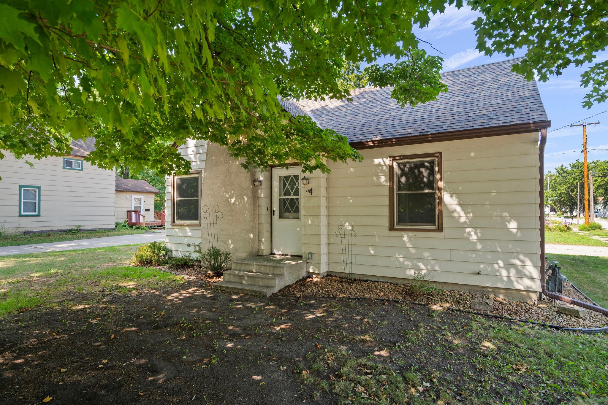 2nd image of 1028 1st Ave Ne, Faribault, MN 55021 | MLS# 7117998
