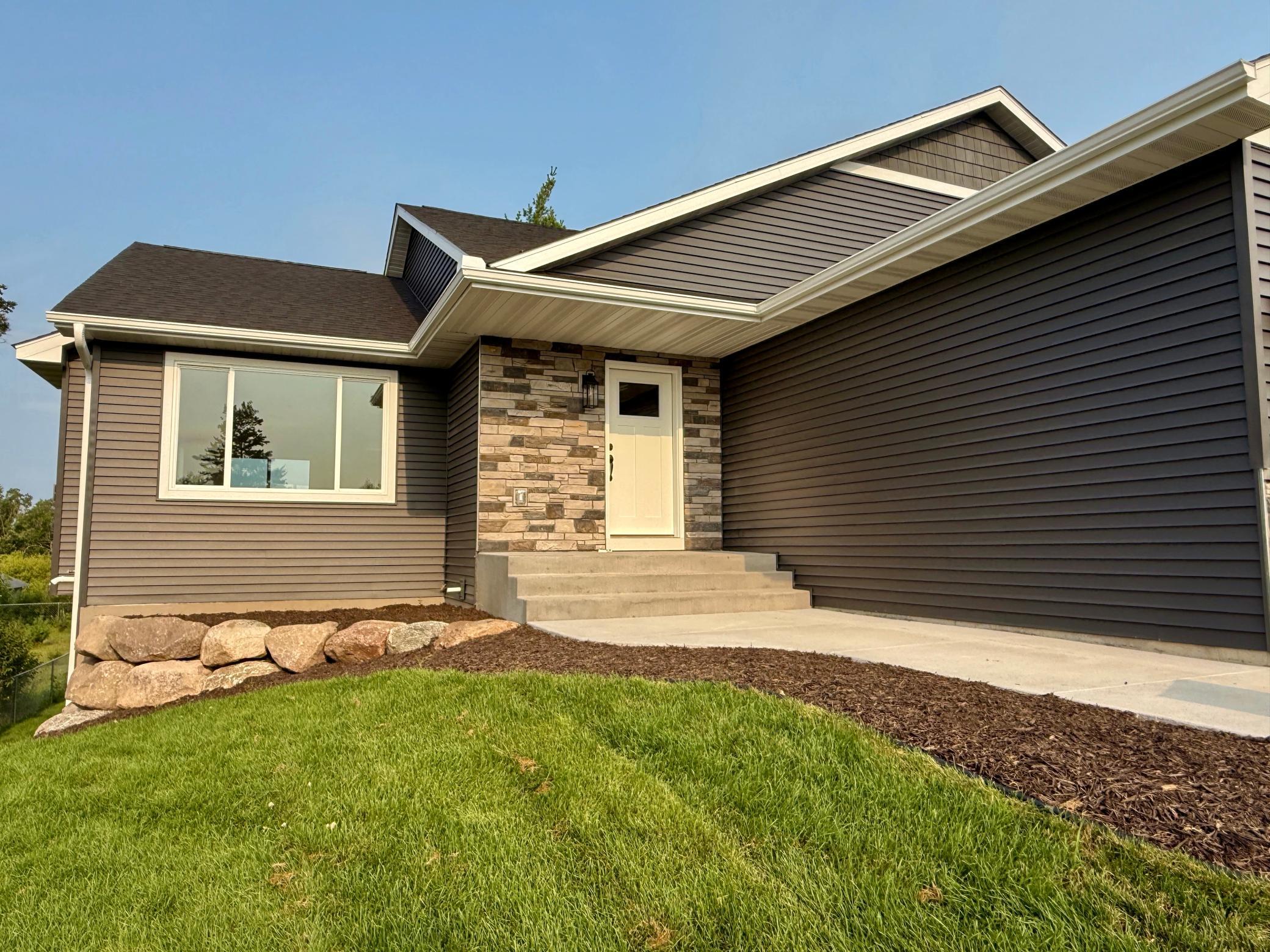 2nd image of 6073 Fuller Cir, Wyoming, MN 55092 | MLS# 7118000