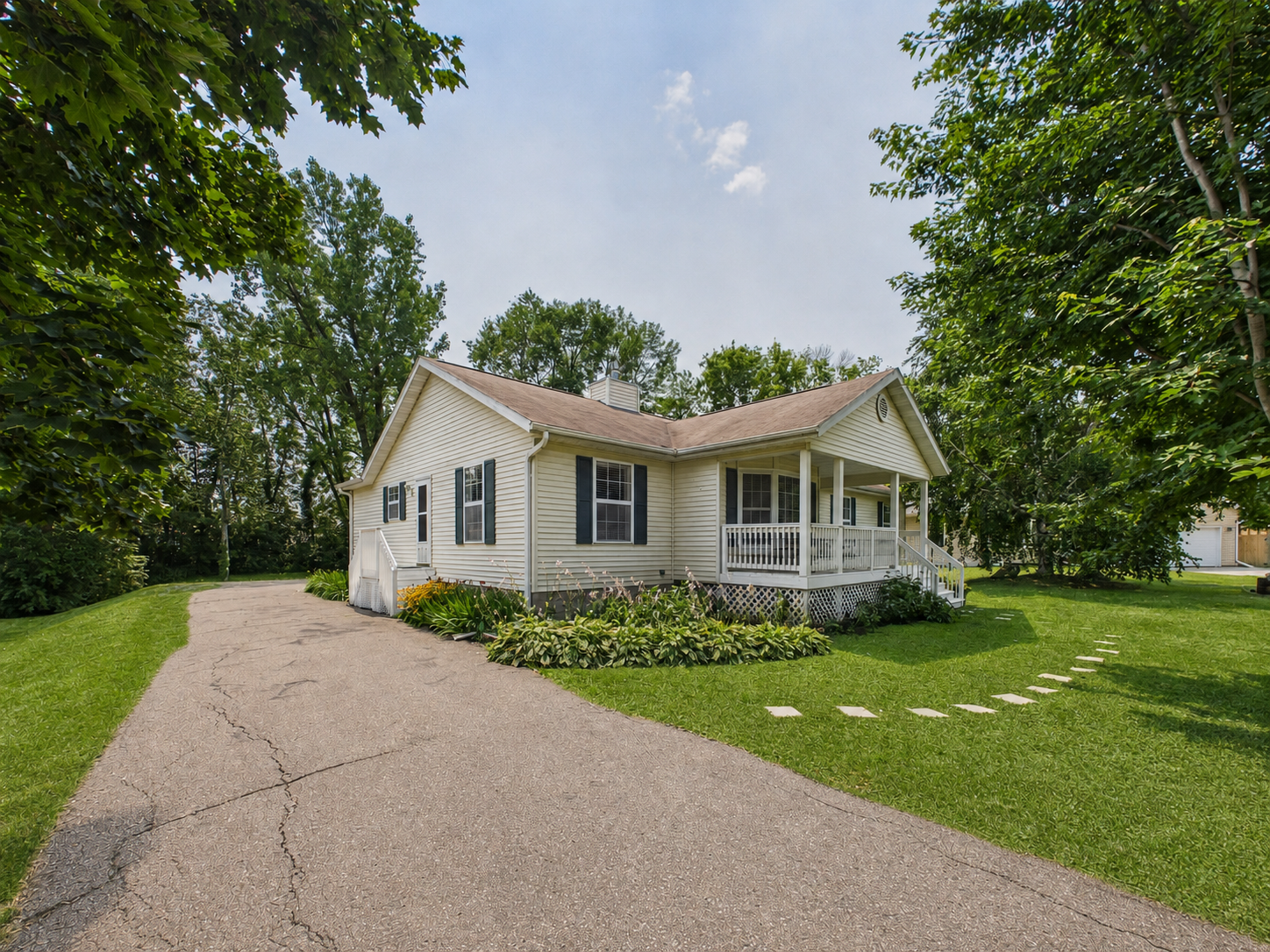 1st image of 417 Countryside Dr Se, Montgomery, MN 56069 | MLS# 7118006