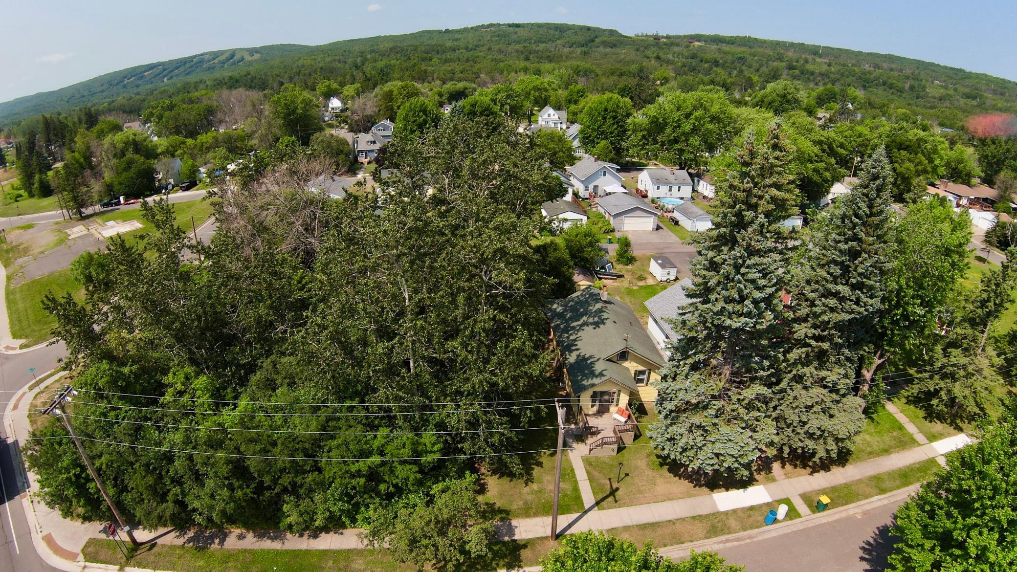 31st image of 421 S 69th Ave W, Duluth, MN 55807 | MLS# 7118024