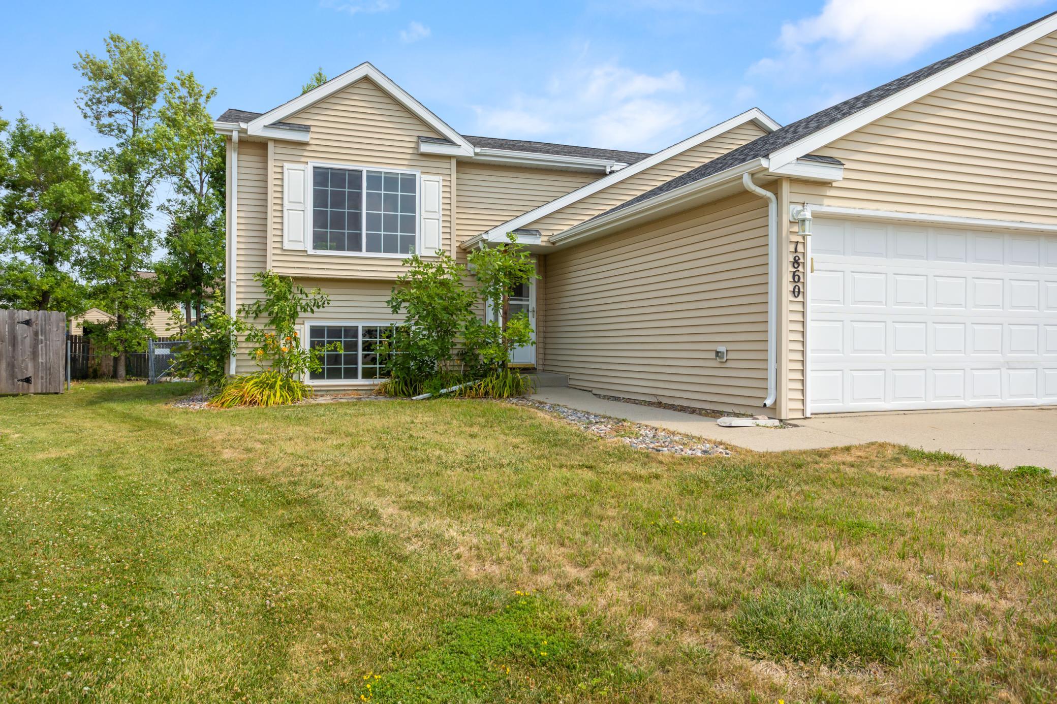 2nd image of 1860 Huntington Ln, West Fargo, ND 58078 | MLS# 7118025