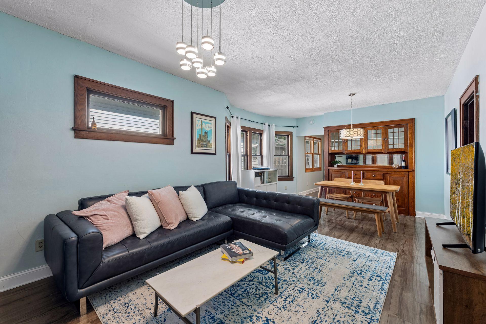 2nd image of 840 Randolph Ave, Saint Paul, MN 55102 | MLS# 7118036