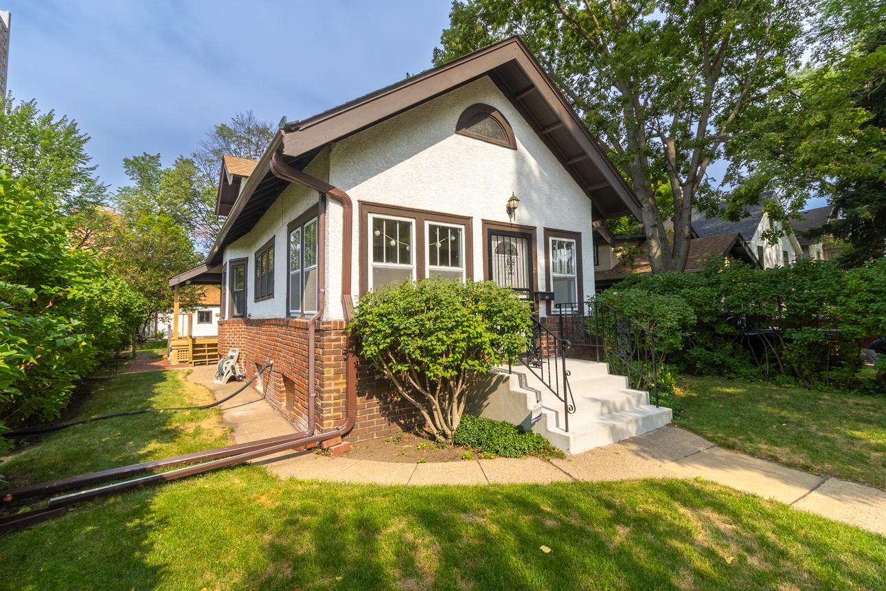 1st image of 912 30th Ave S, Minneapolis, MN 55406 | MLS# 7118064