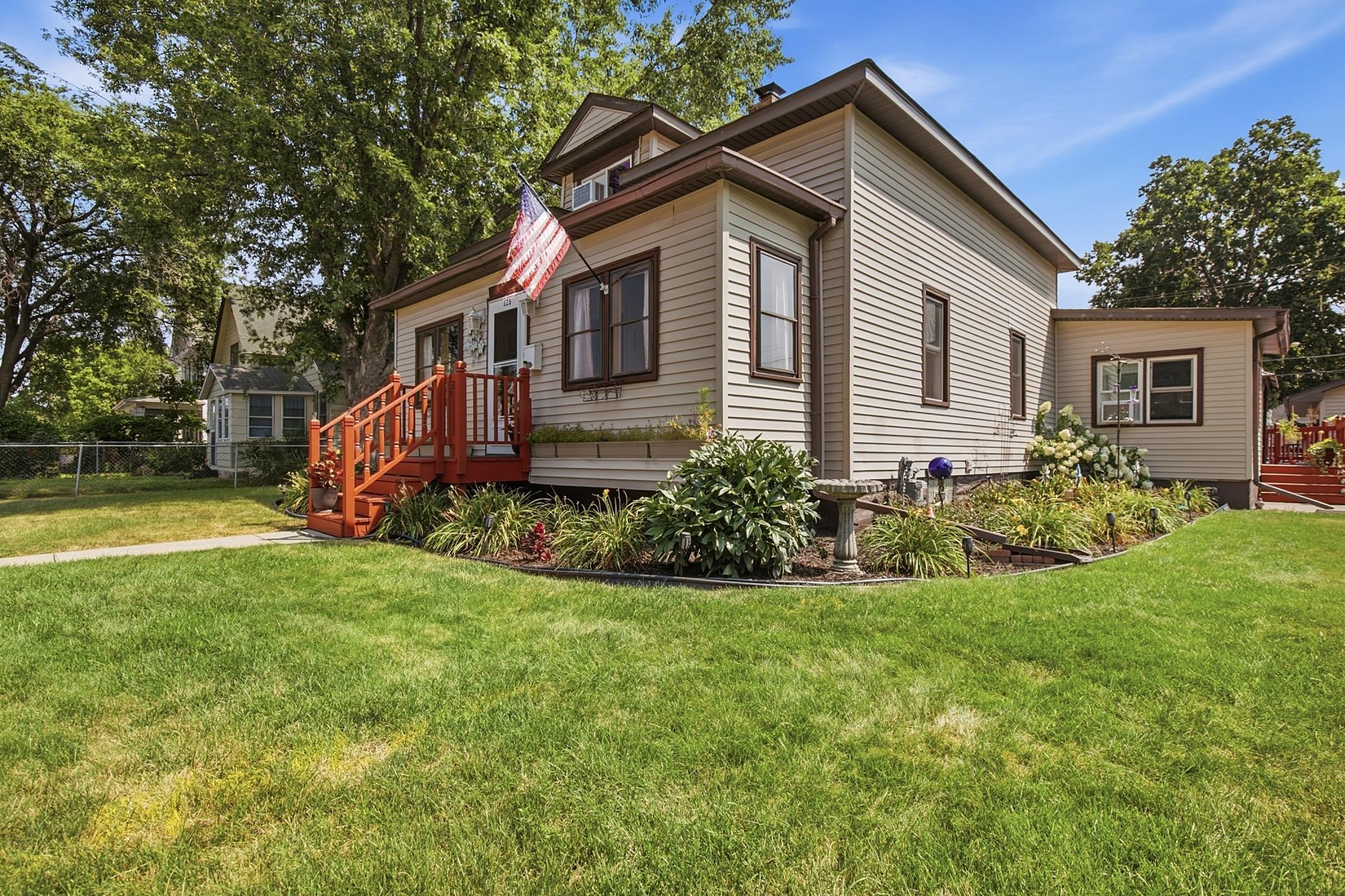 1st image of 125 3rd Ave S, South Saint Paul, MN 55075 | MLS# 7118066