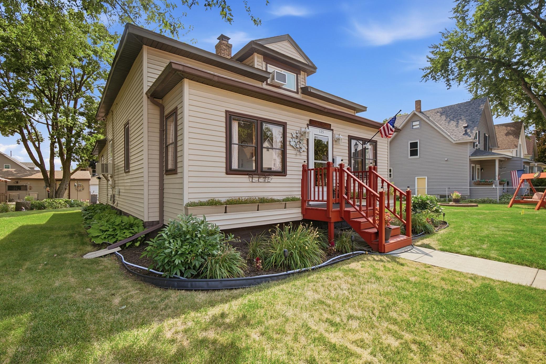 2nd image of 125 3rd Ave S, South Saint Paul, MN 55075 | MLS# 7118066