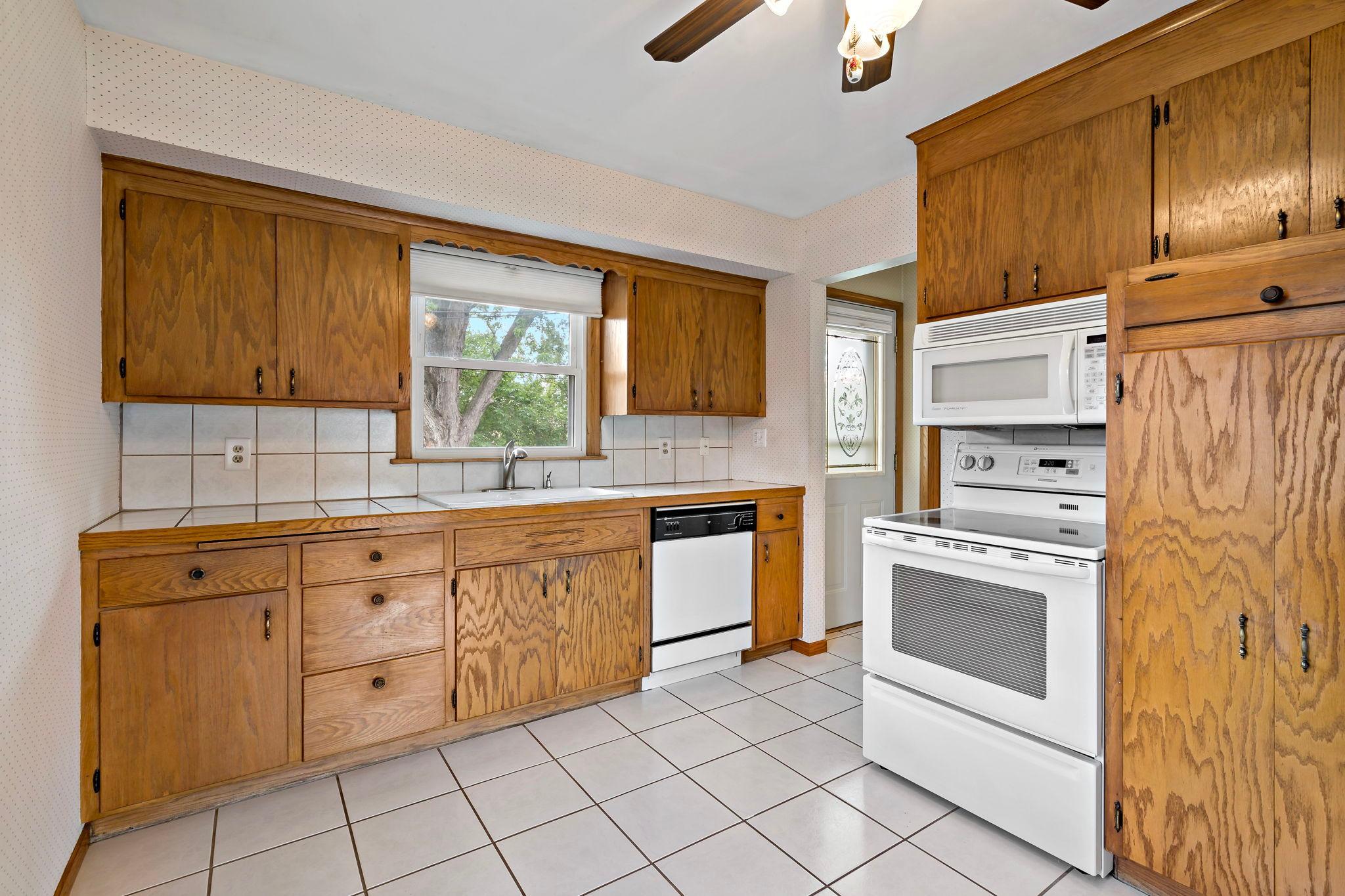 3rd image of 6073 Yukon Ave N, New Hope, MN 55428 | MLS# 7118151