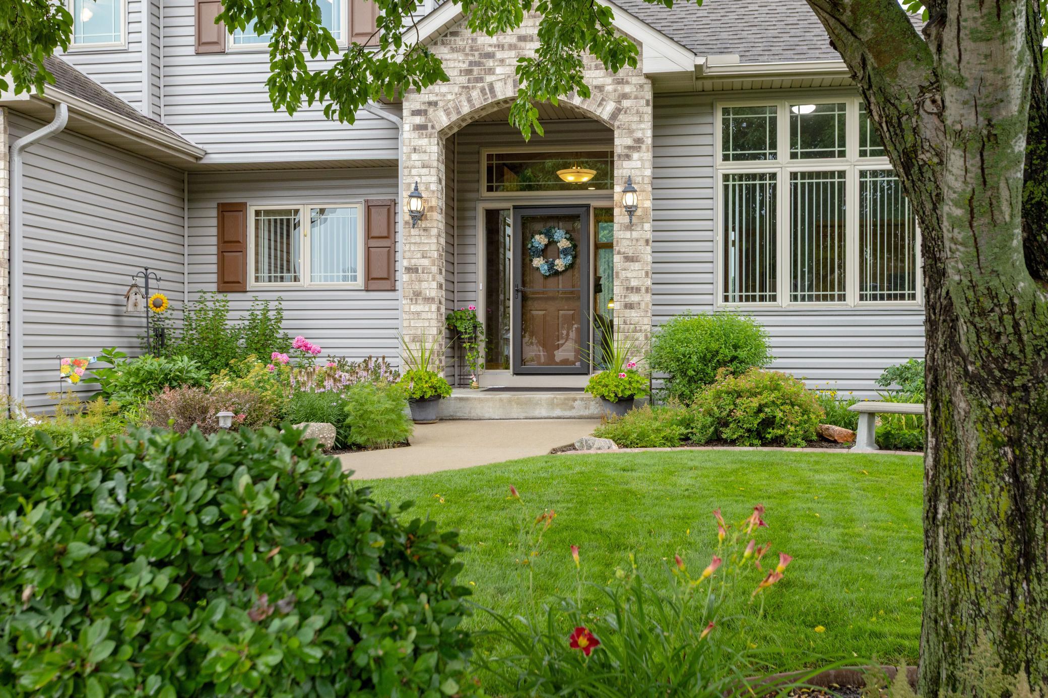 2nd image of 20585 Islandview Cir, Lakeville, MN 55044 | MLS# 7118171