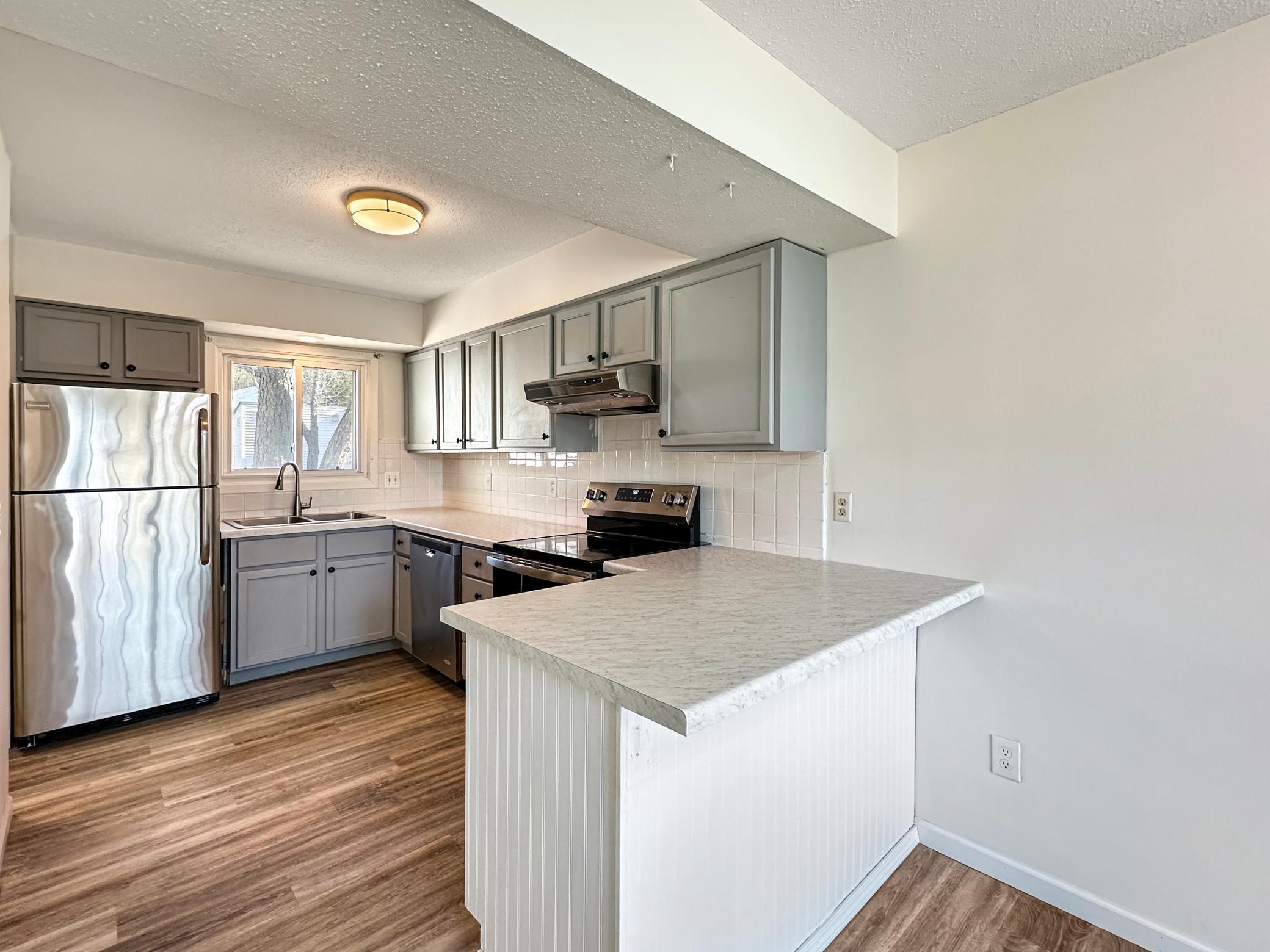 5th image of 607 E Burnsville Pkwy #13, Burnsville, MN 55337 | MLS# 7118238