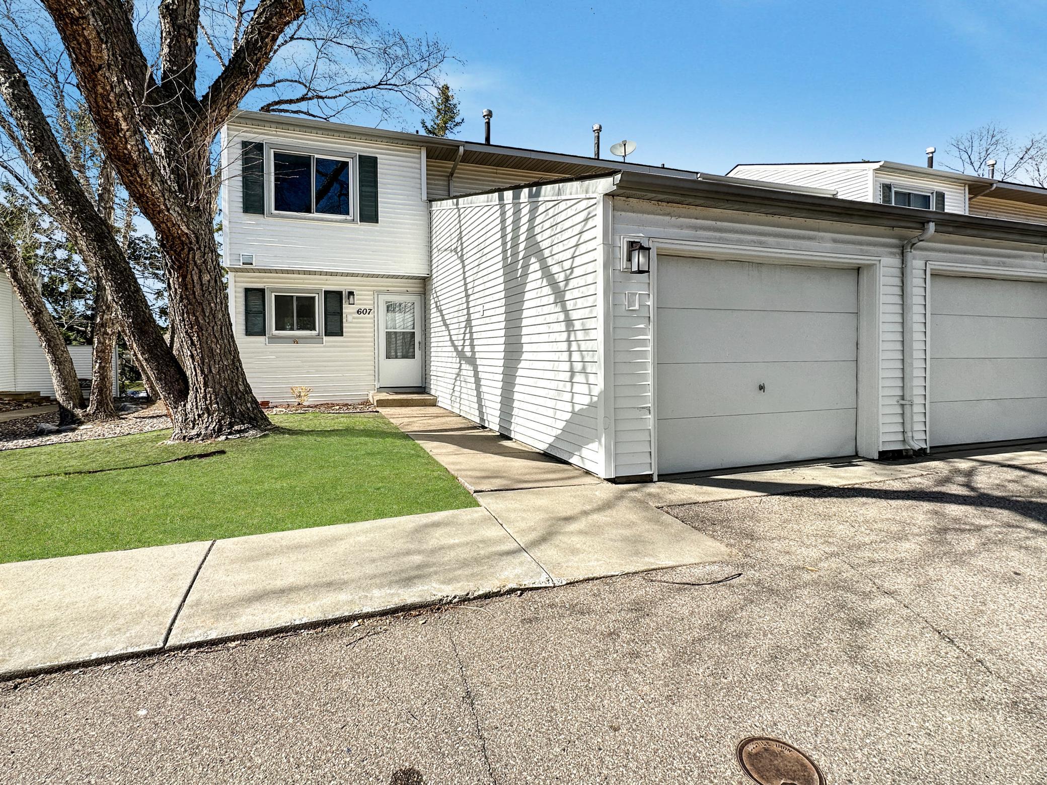 1st image of 607 E Burnsville Pkwy #13, Burnsville, MN 55337 | MLS# 7118238