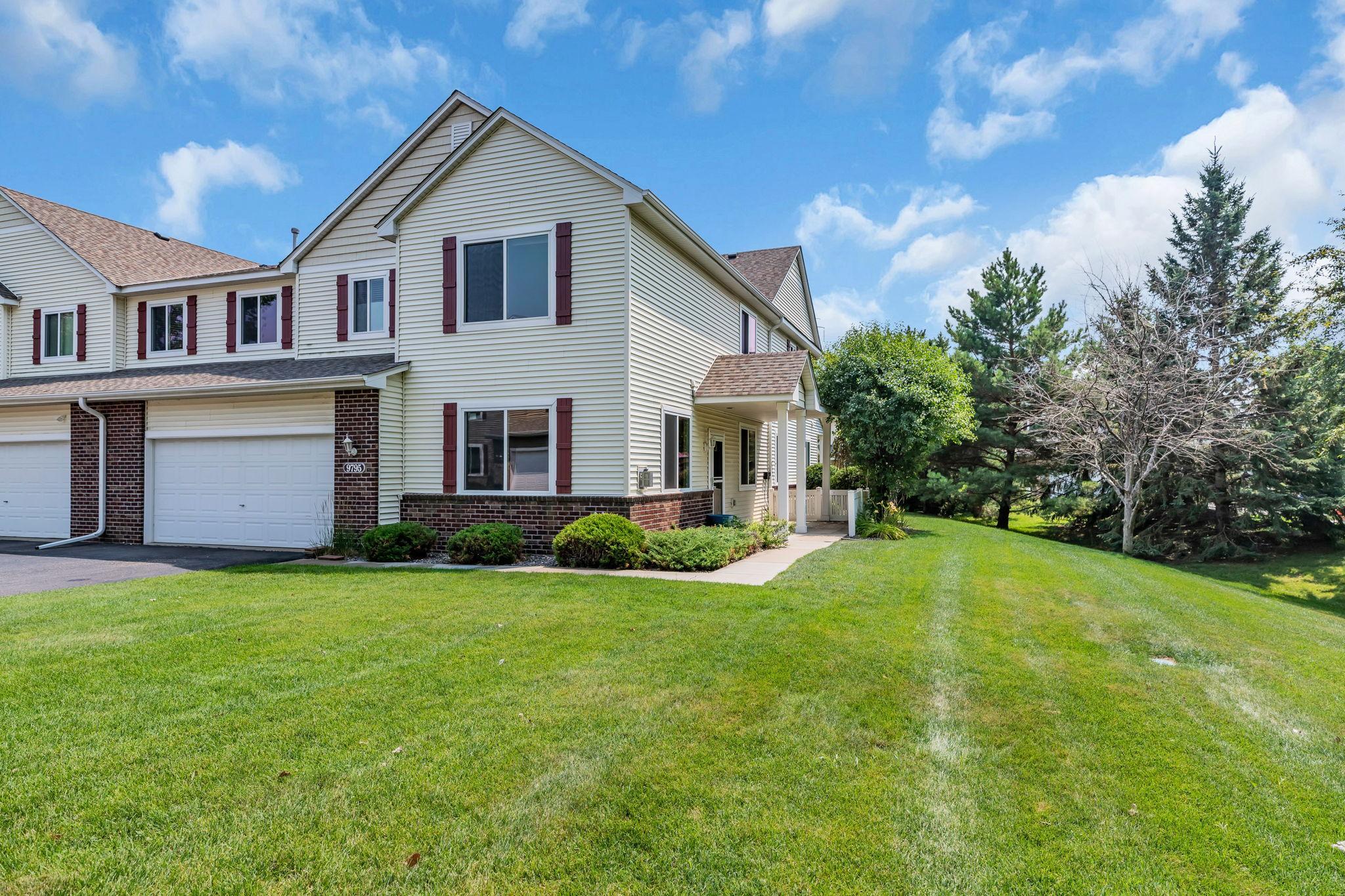 1st image of 9795 Vagabond Ln N, Maple Grove, MN 55311 | MLS# 7118294