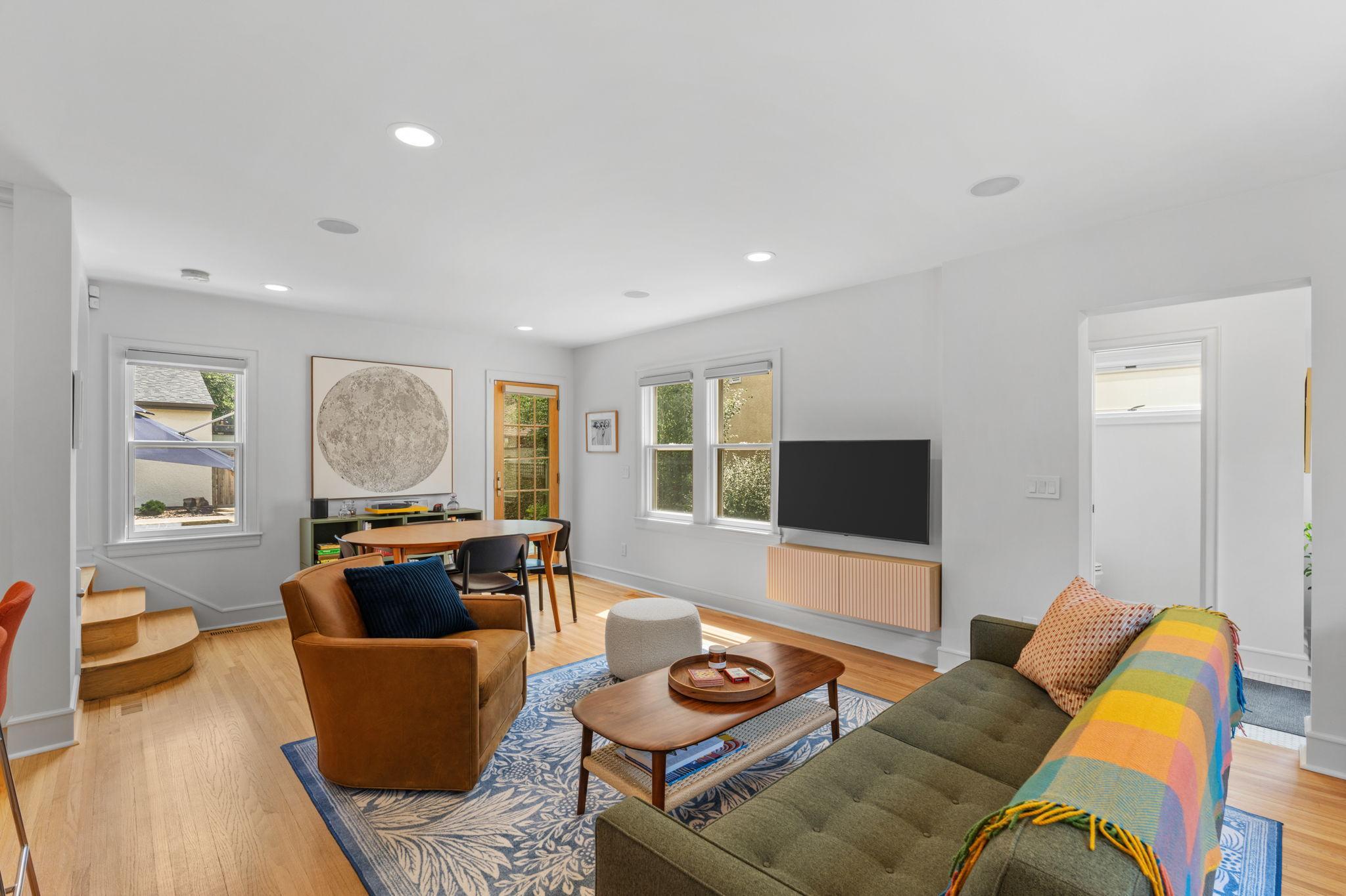 4th image of 621 Cedar Lake Rd S, Minneapolis, MN 55405 | MLS# 7118309
