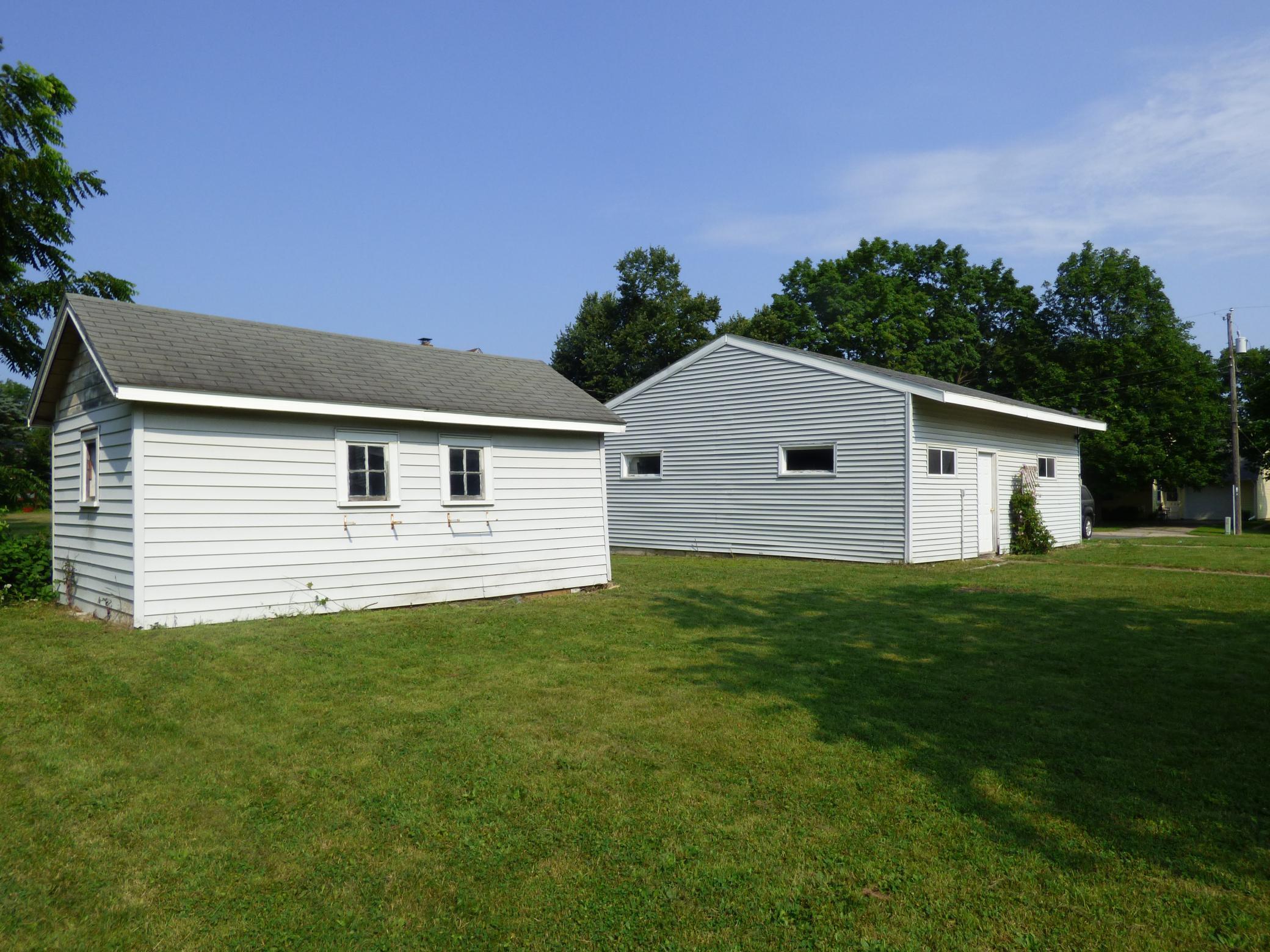 5th image of 2 S Maple Ave, Le Center, MN 56057 | MLS# 7118417