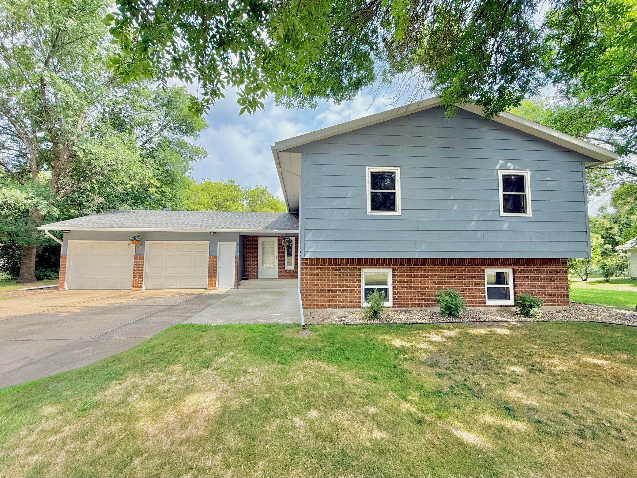 1st image of 219 Lakeview Dr, Spicer, MN 56288 | MLS# 7118422