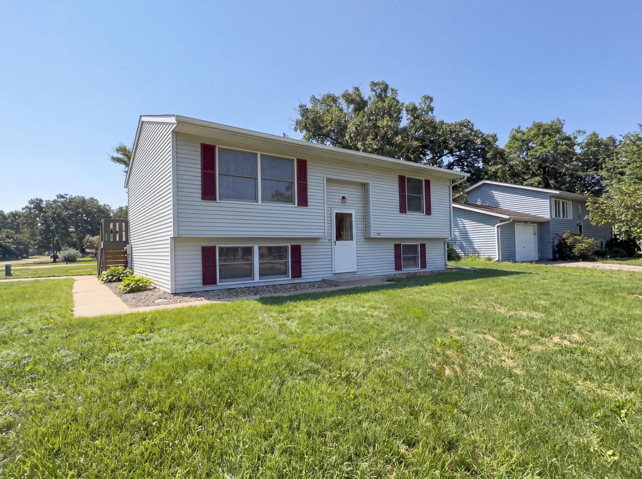 1st image of 1720 24th Ave Se, Rochester, MN 55904 | MLS# 7118436